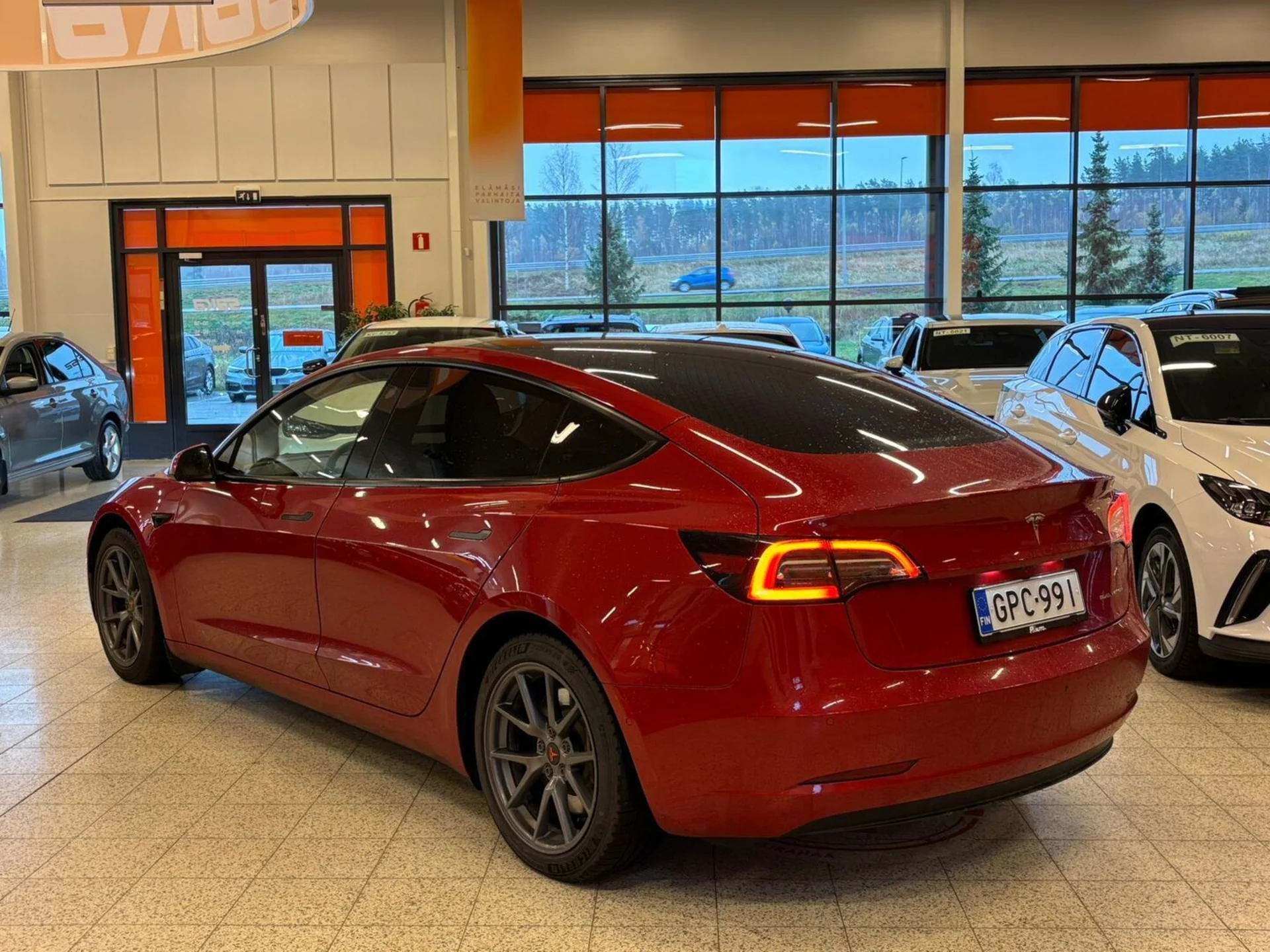 Car Image - tAO9nZFeJCl9ipCbc9Rsu