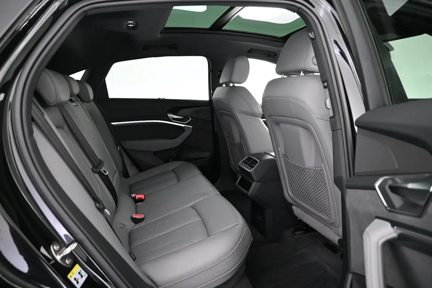 Car Image - 1tNUvIJCHYlVIlvFSbWeln