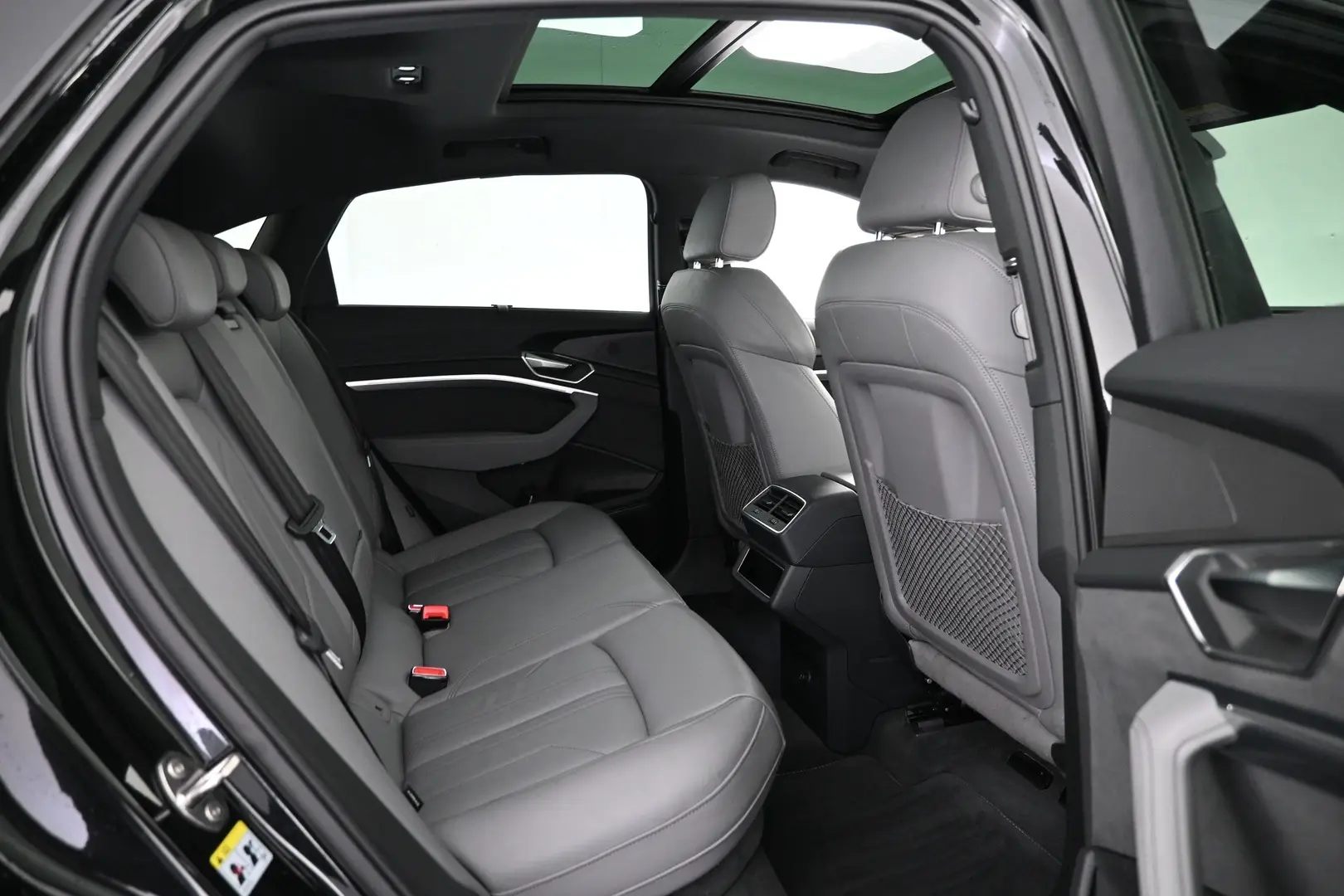 Car Image - 1tNUvIJCHYlVIlvFSbWeln