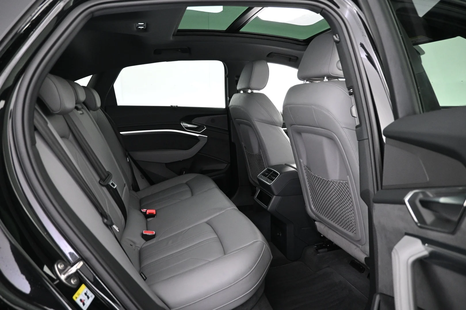 Car Image - 1tNUvIJCHYlVIlvFSbWeln