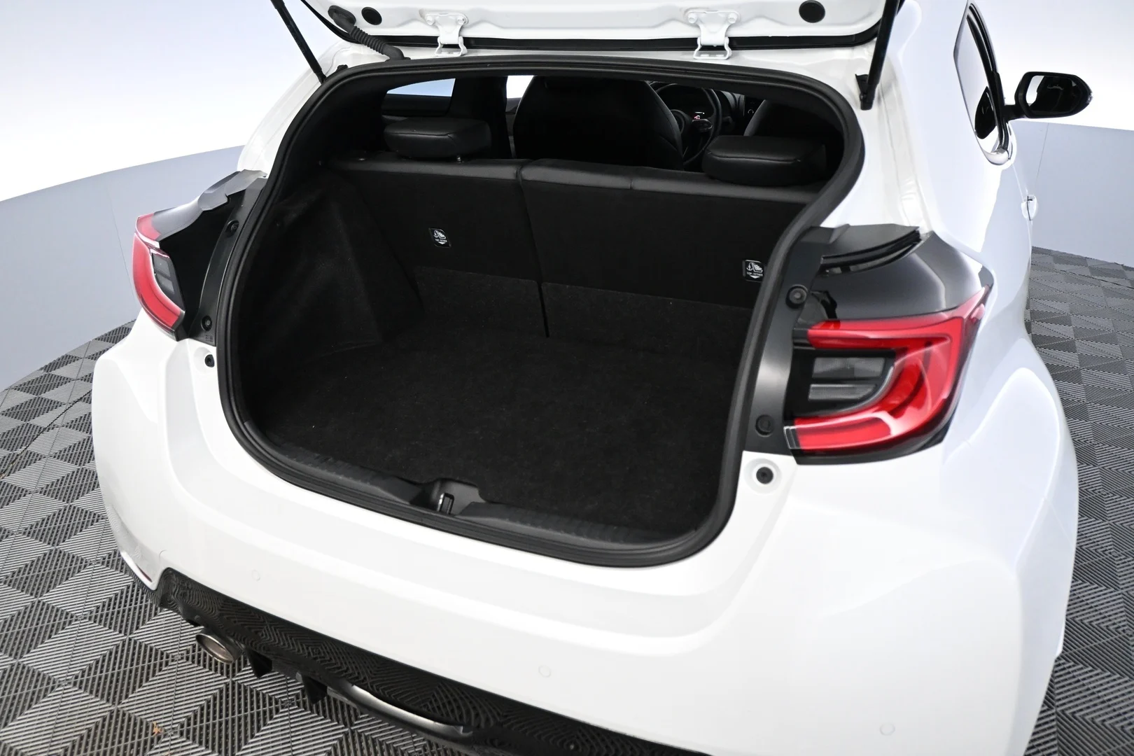 Car Image - 6MySIoFZ0kVU4IIbdhkwbO