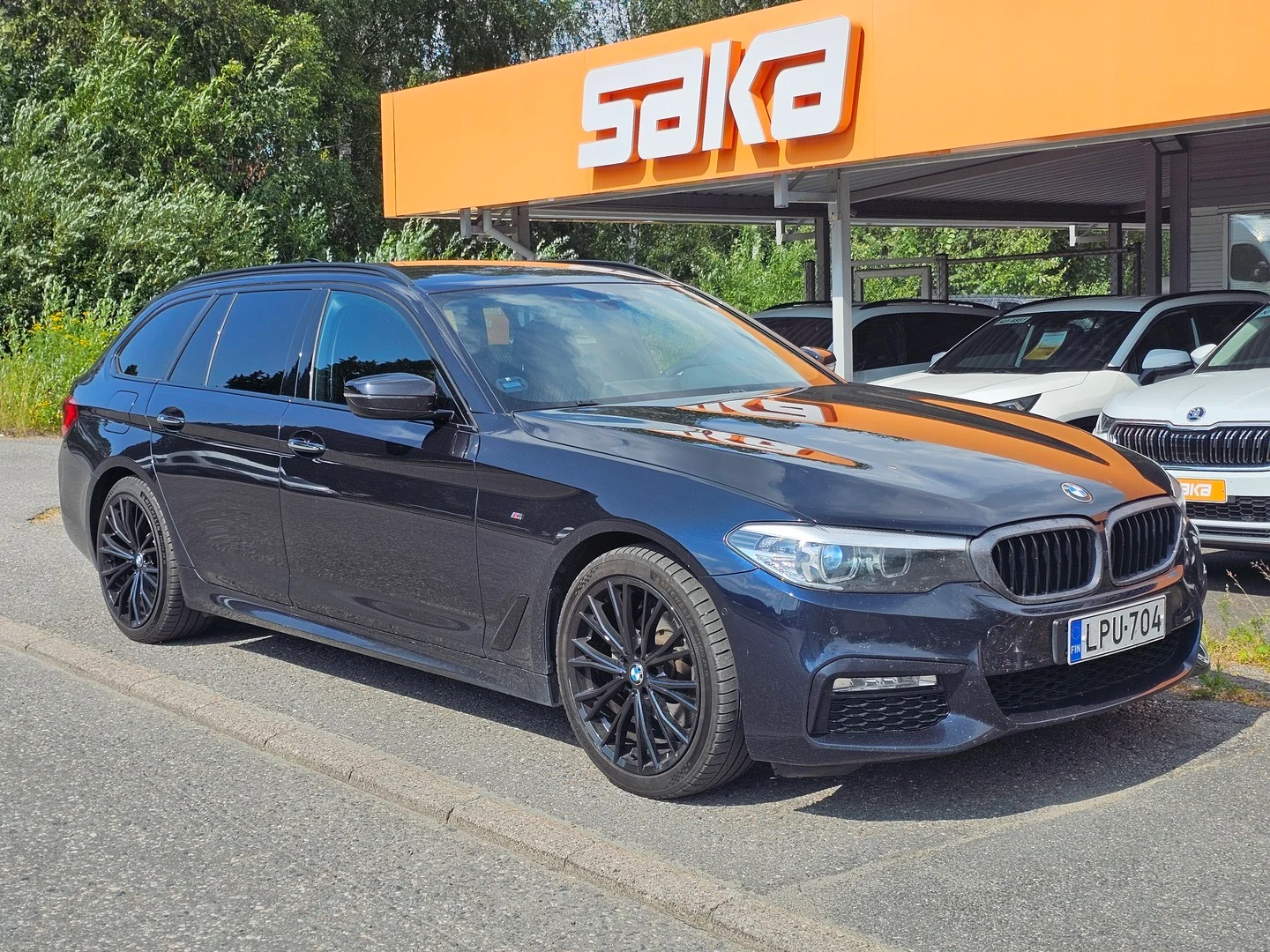 Car Image - 1bwbZG7UxXI9PpVWzCwXOI
