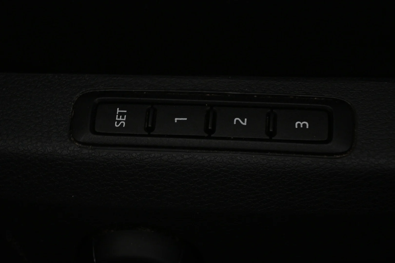 Car Image - 5Z2bxsOJQb5HSuEYQbfS7t