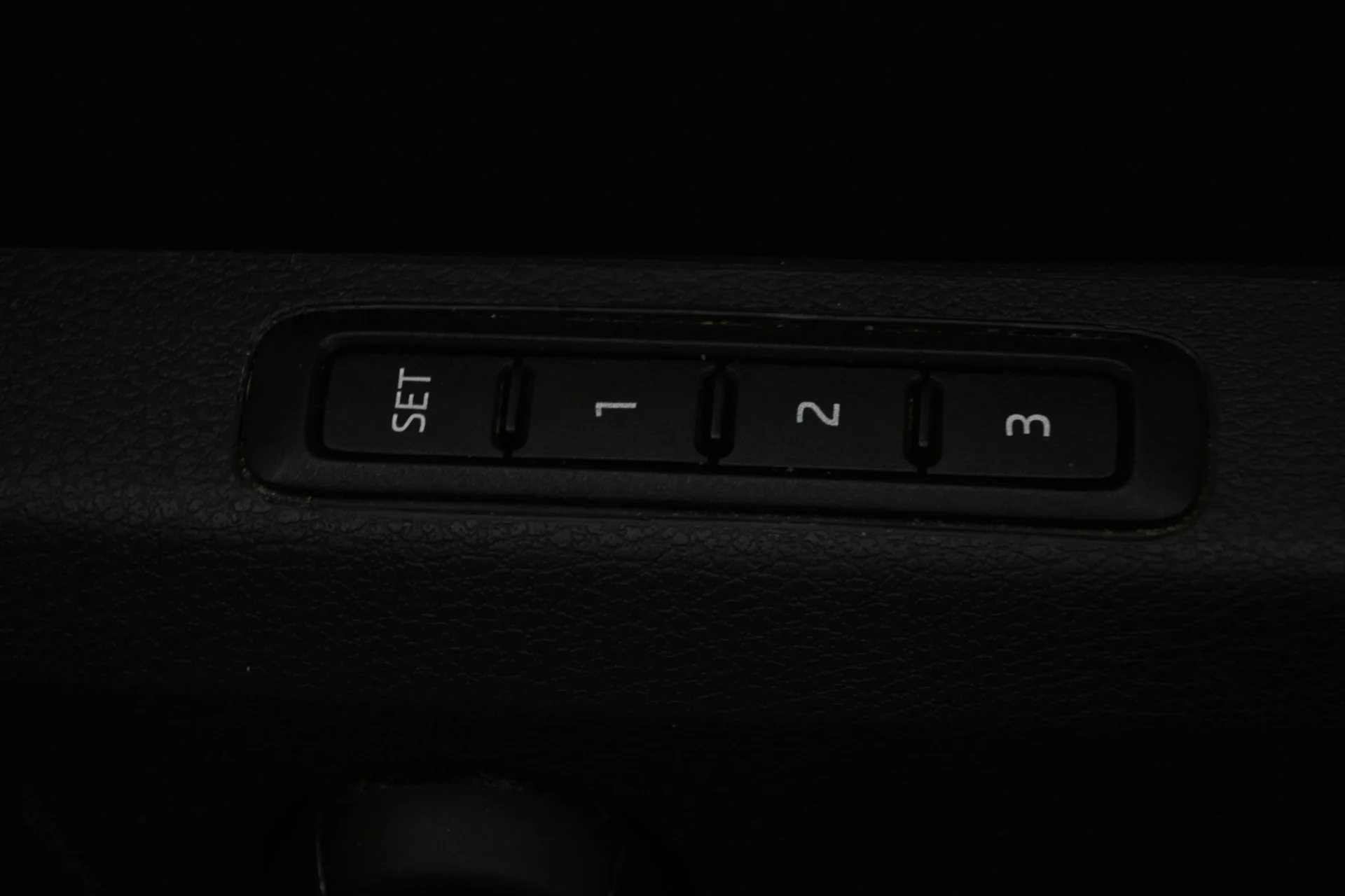 Car Image - 5Z2bxsOJQb5HSuEYQbfS7t