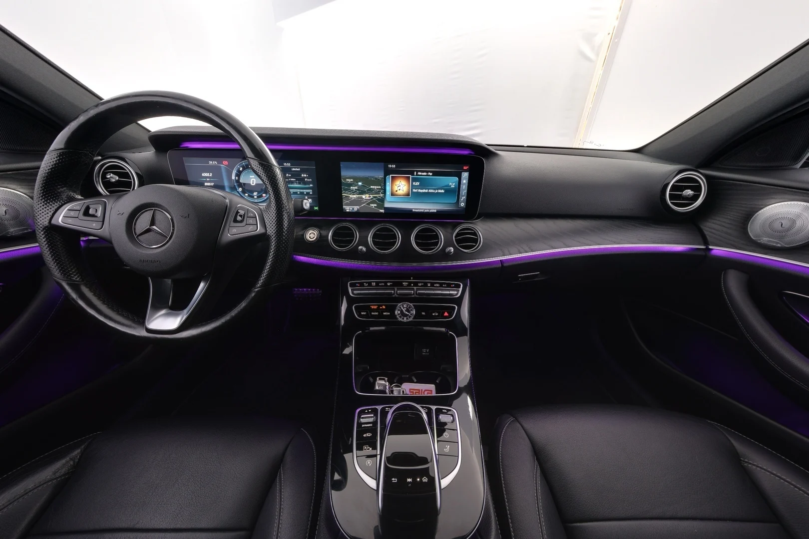 Car Image - 4Q6eMhsxFGzJGfVZ211ngx