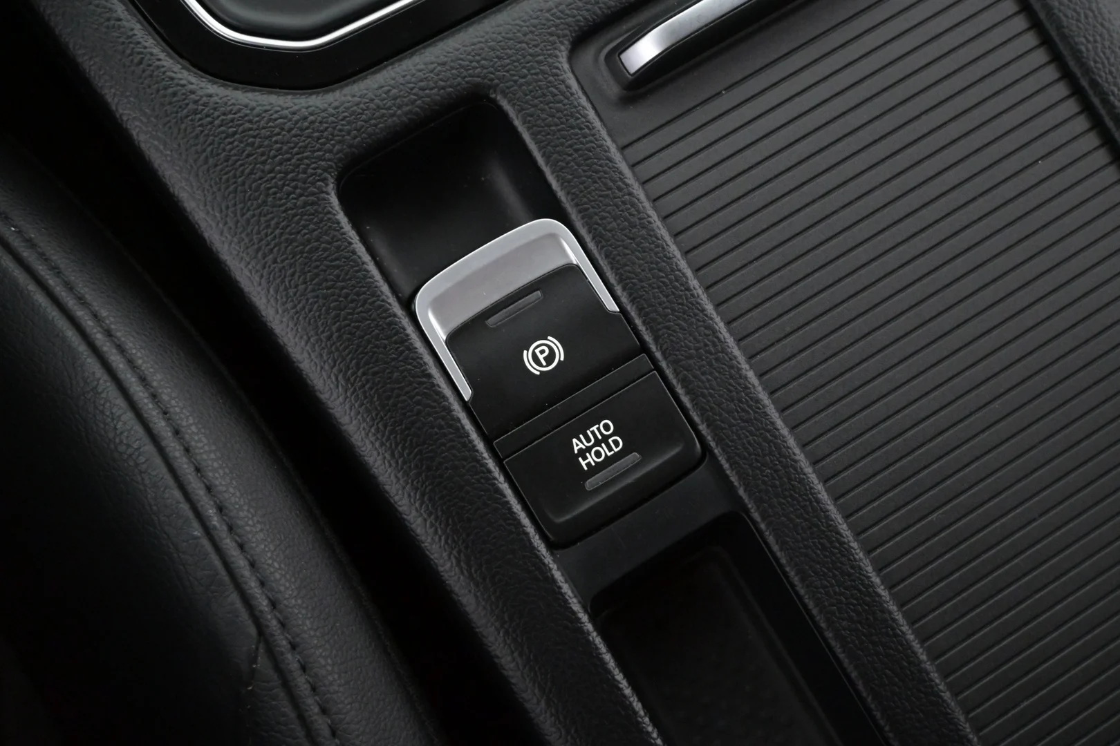 Car Image - 2uSetRmLrhgu4jQWtjDbEV