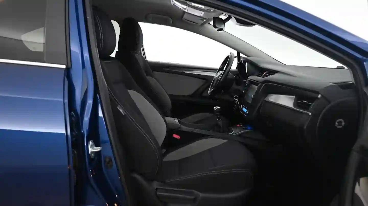 Car Image - YhyB1uoiFMYNInVMhcEDE