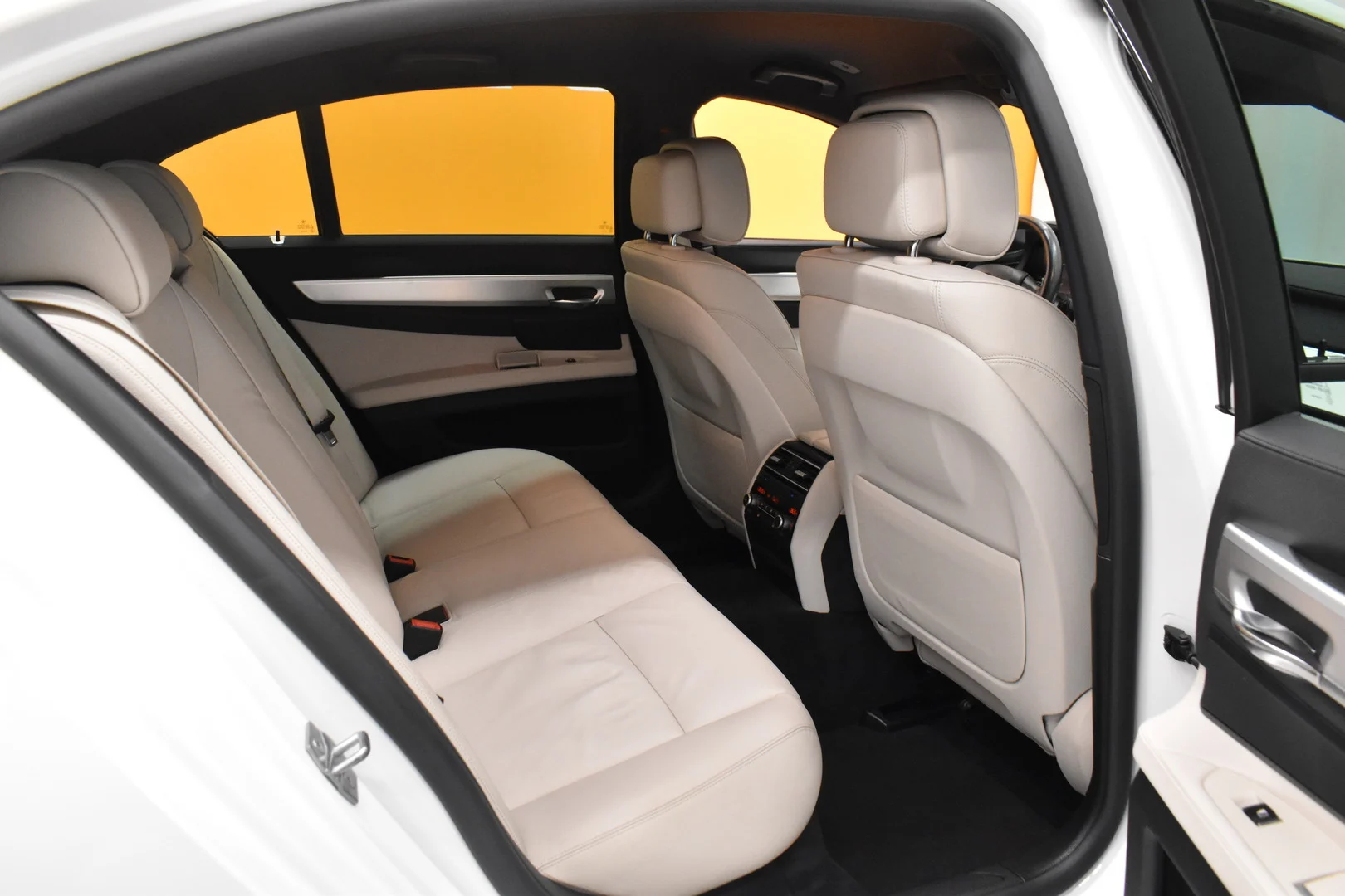 Car Image - 5I69qVt0EjUyJxTT4jmH6w