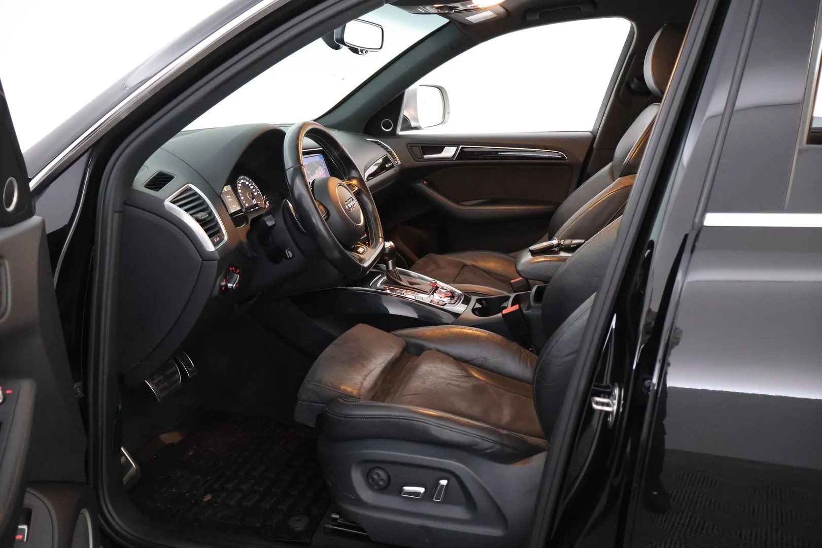 Car Image - 5FFwLYljLuaS9qavQNVr0O