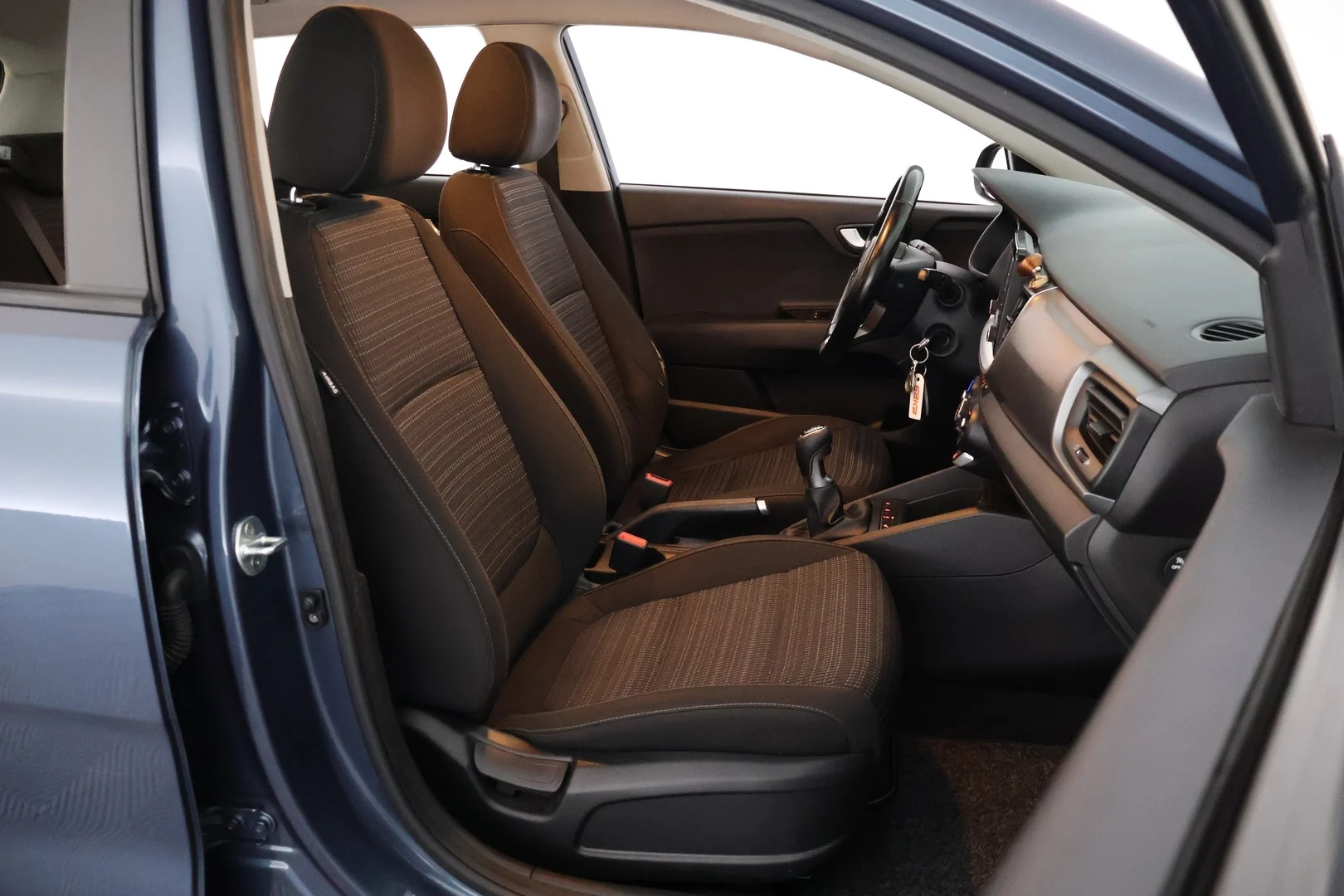 Car Image - AtMawgM96FL2frjxEgQg8