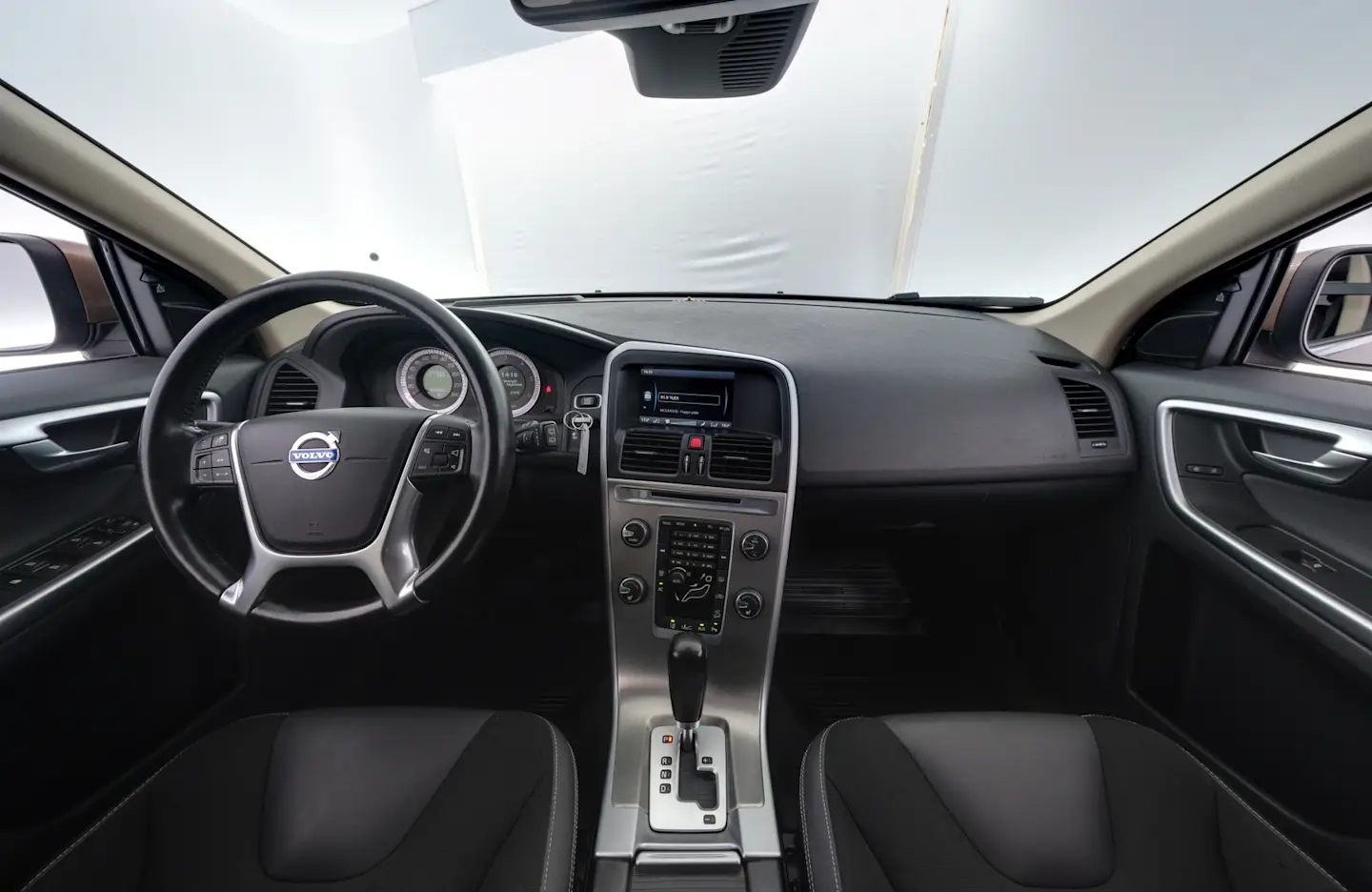 Car Image - 4hk3EM04AYzVLF725hr7um