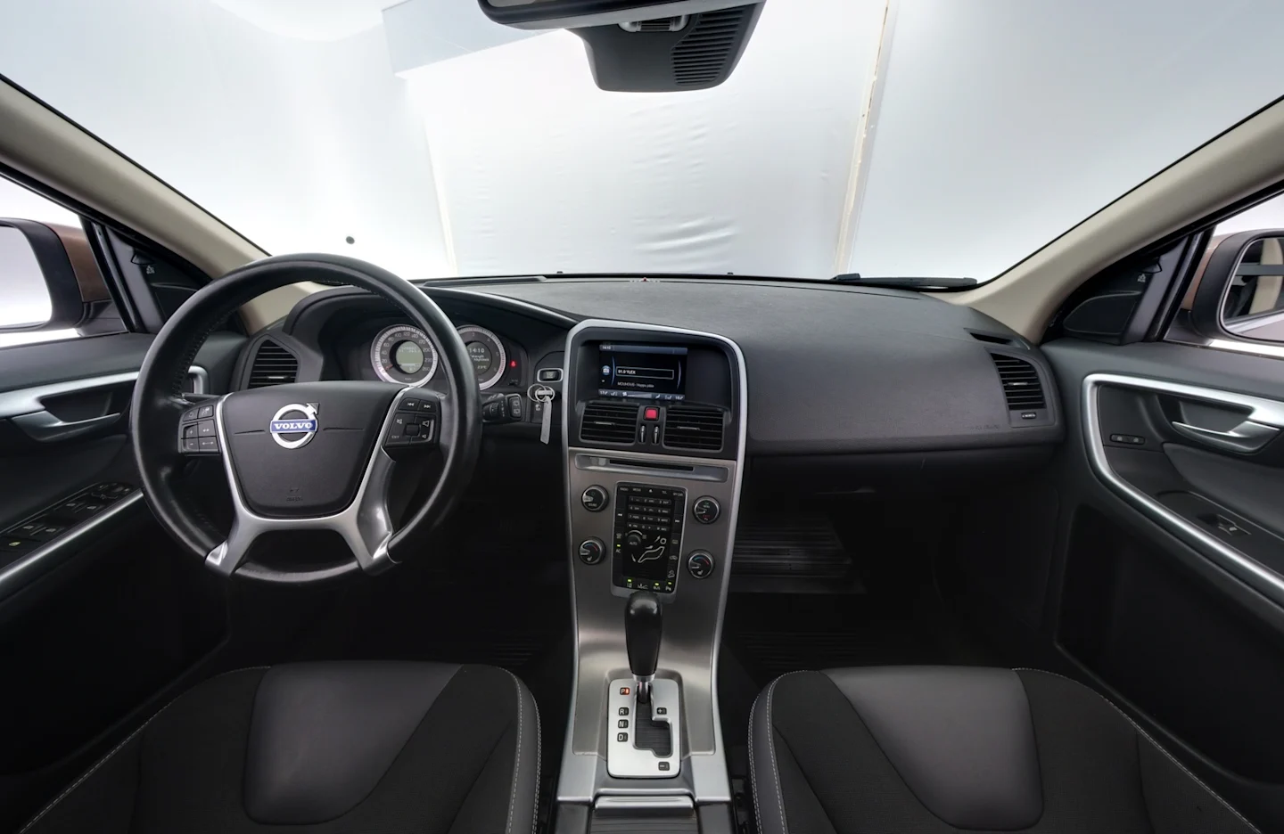 Car Image - 4hk3EM04AYzVLF725hr7um