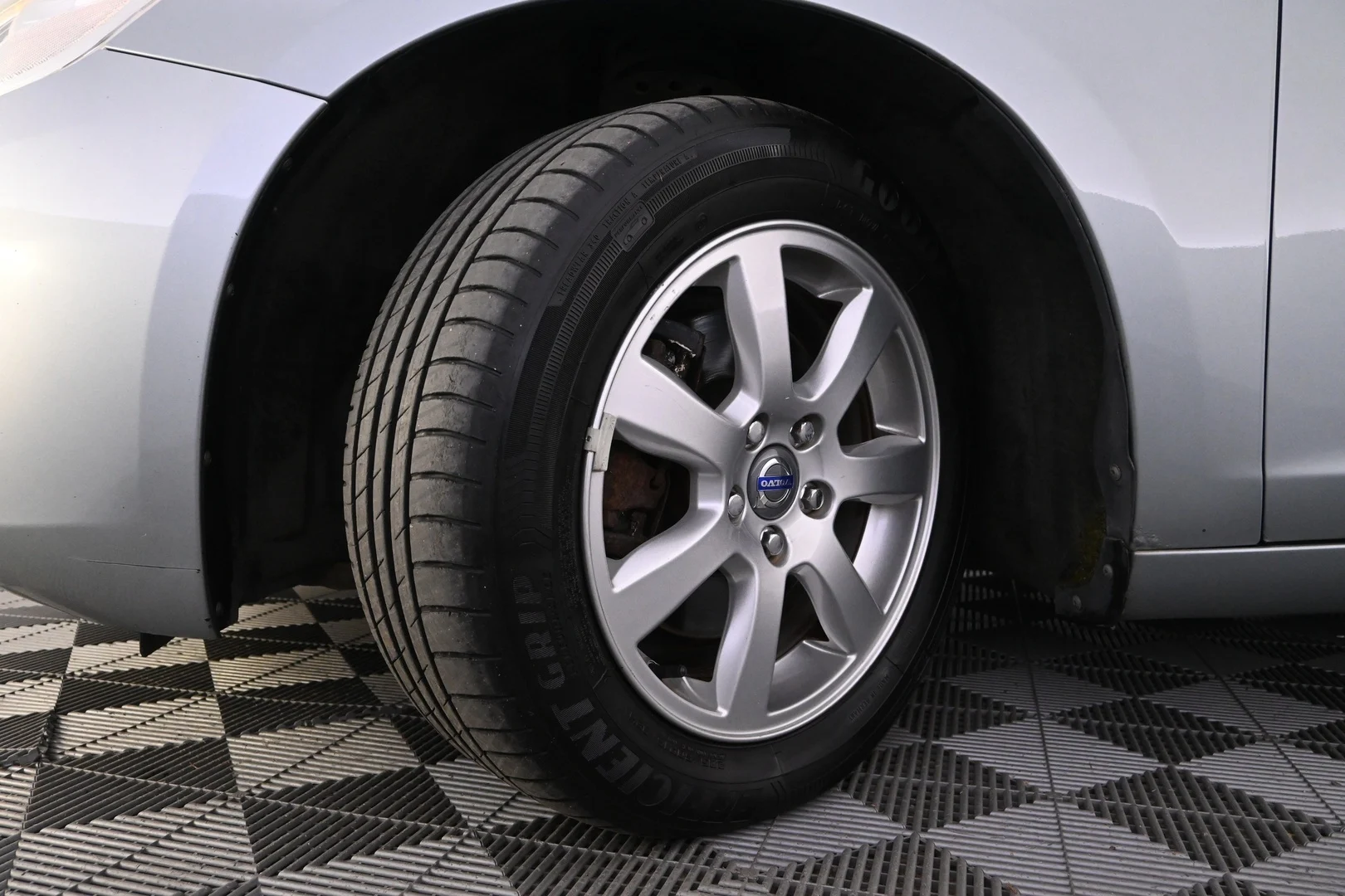Car Image - 2UYSJpSJKP0AXBkHmSLTxv