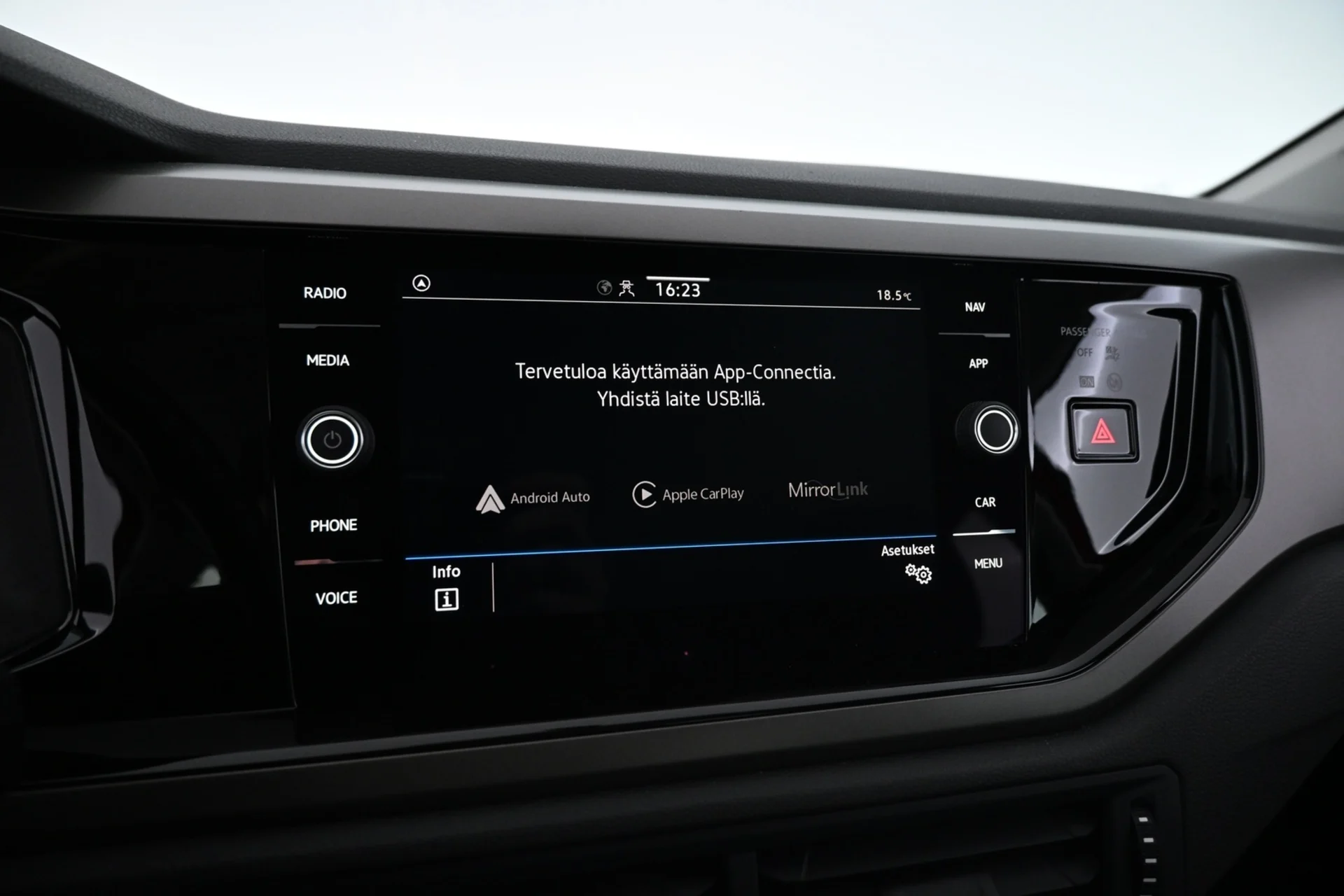 Car Image - 21c7fiLYPuclnc8dGffnGx