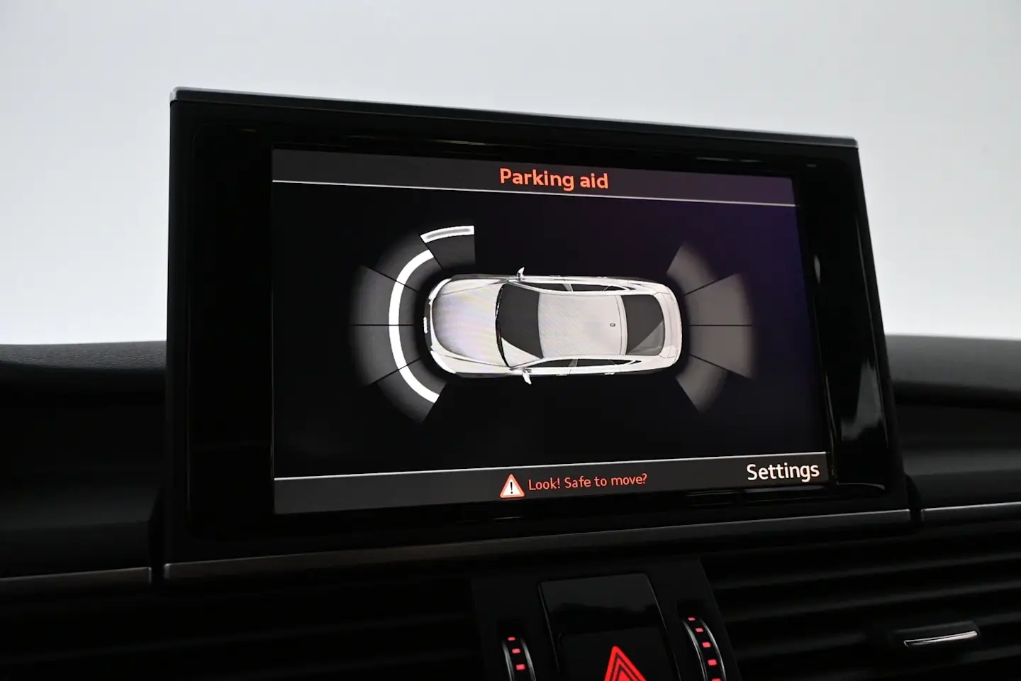 Car Image - 4vZA4TXxZTKUvXRzIKnhdy