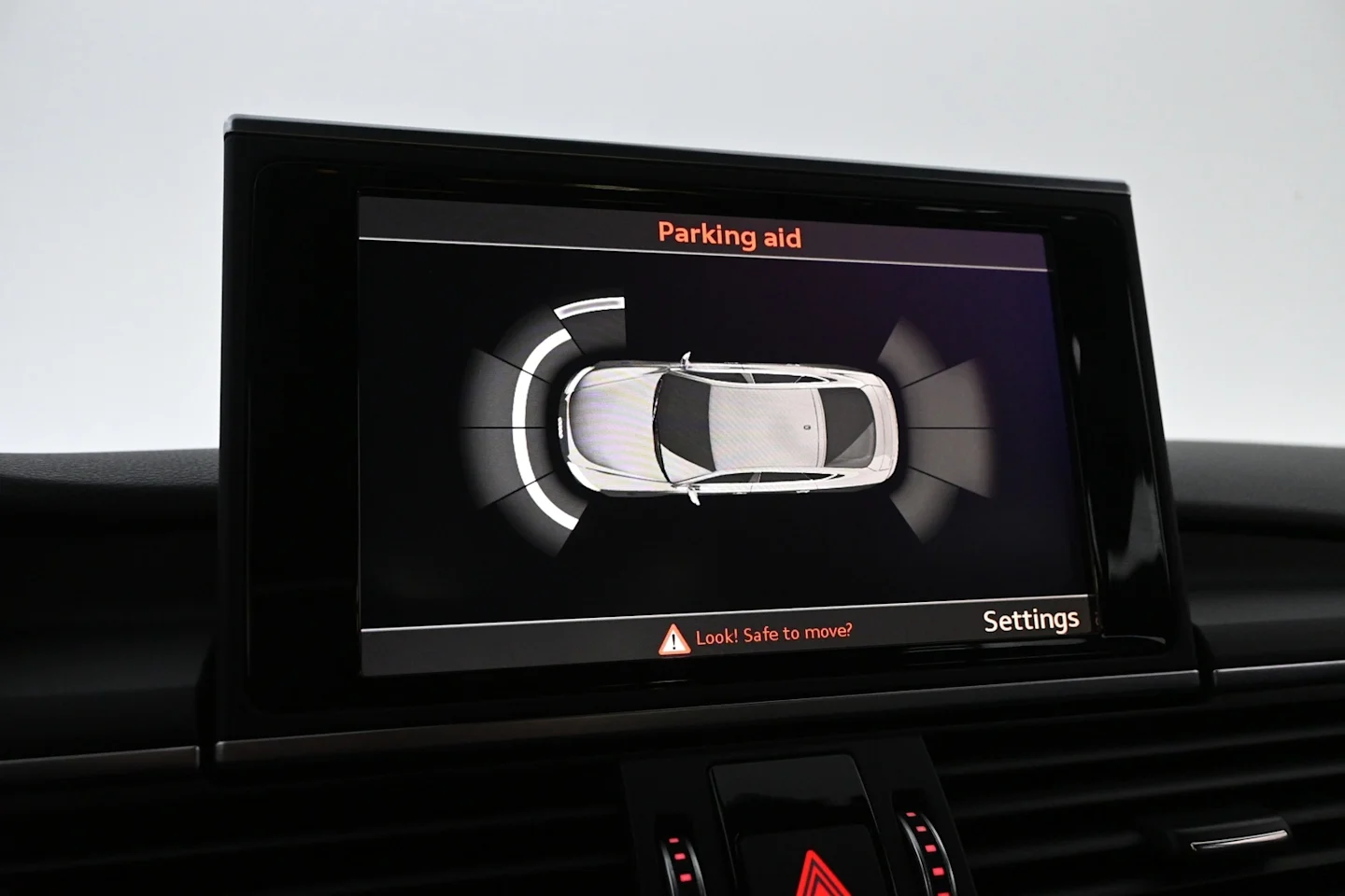 Car Image - 4vZA4TXxZTKUvXRzIKnhdy