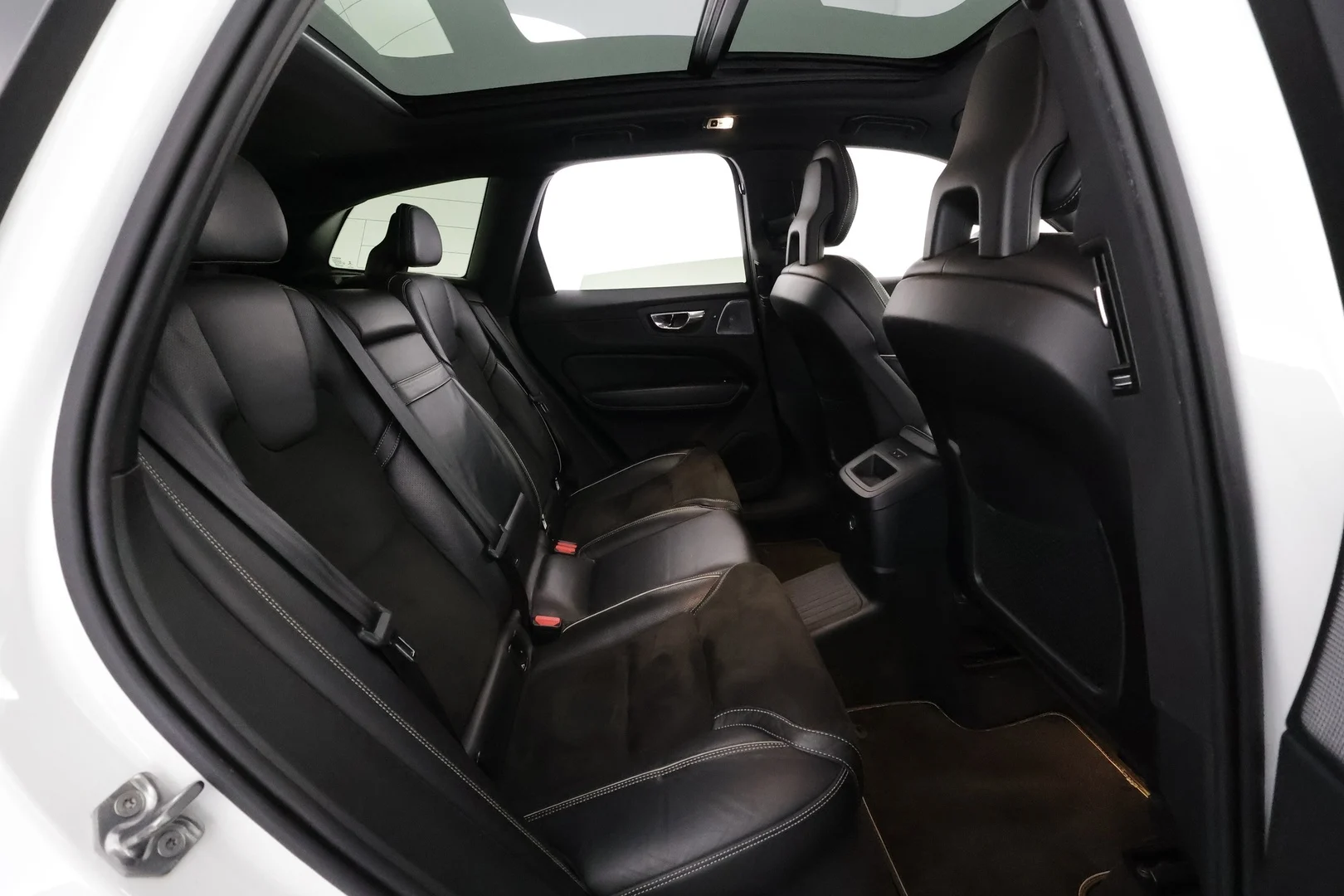 Car Image - 4RMTHSgAm9ww8ImDi7GTg1