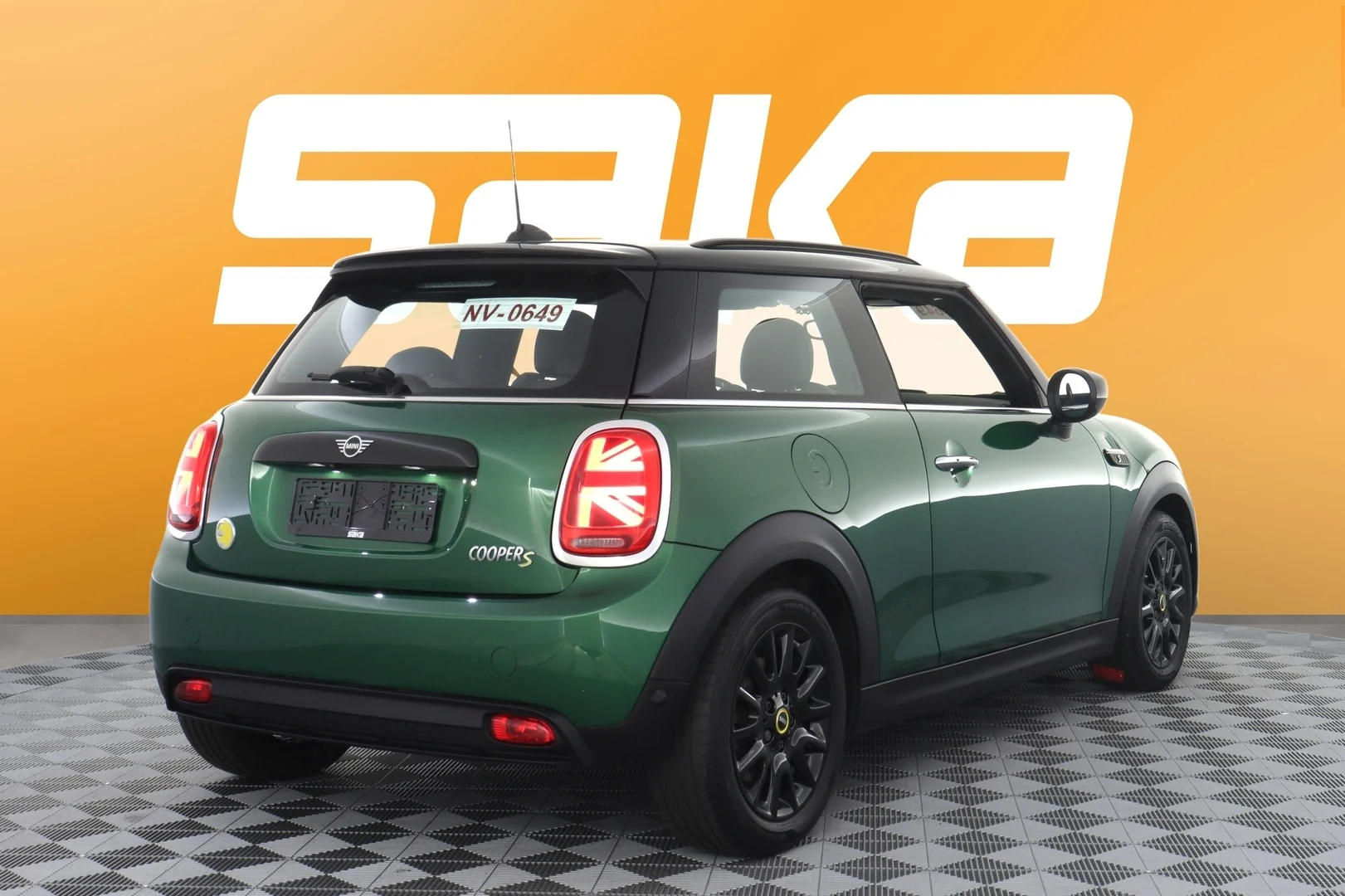 Car Image - 2oORLk1a5Y1fD9BzCq03nq