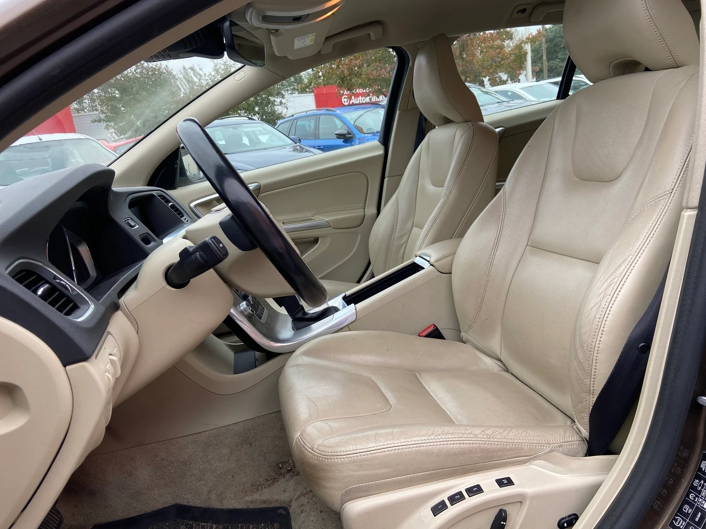 Car Image - 8hni6YsFfAfl8GN9w6Y7m