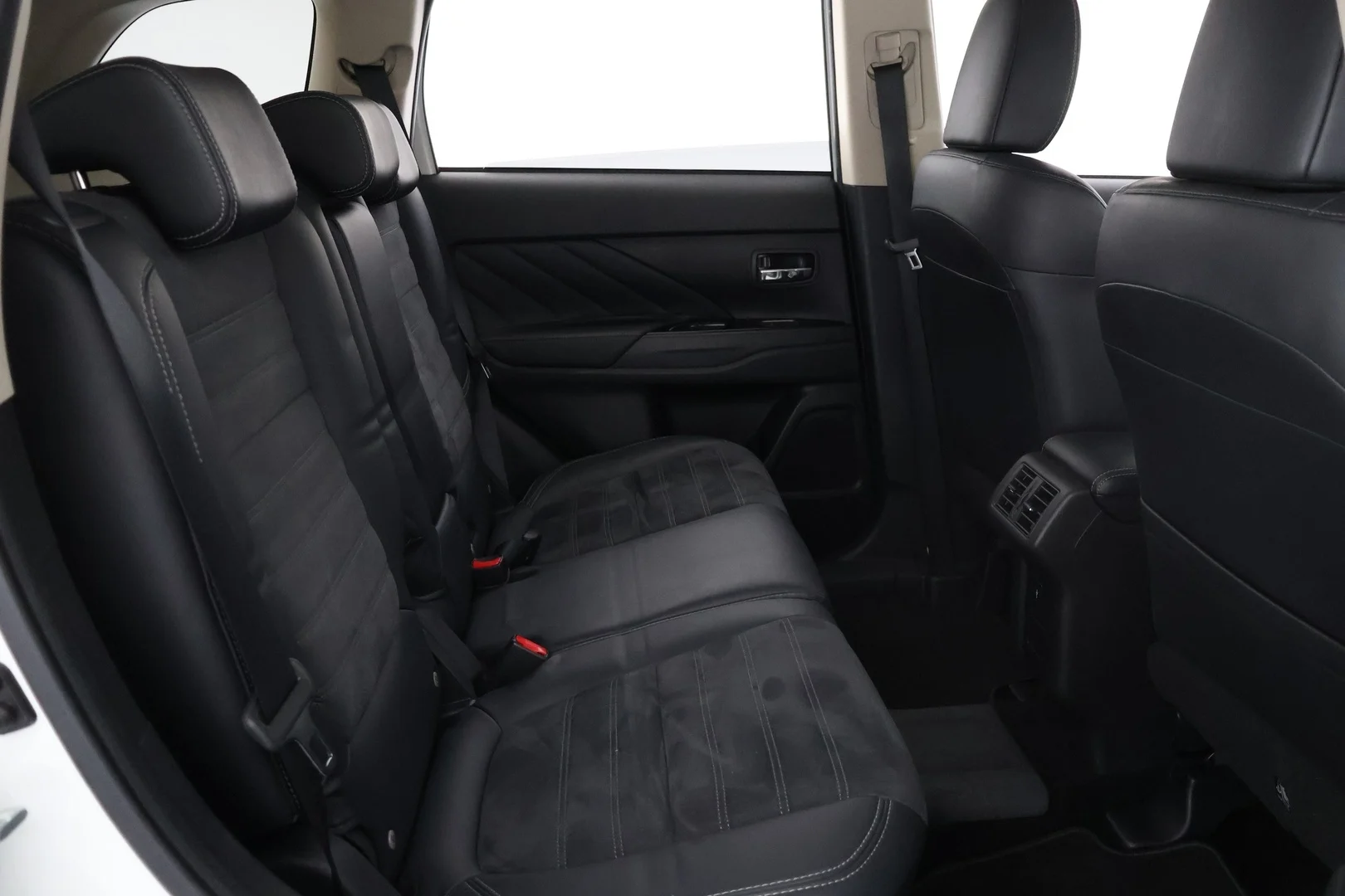 Car Image - 2vPdpOyHdMtDCKrCpOtGUP