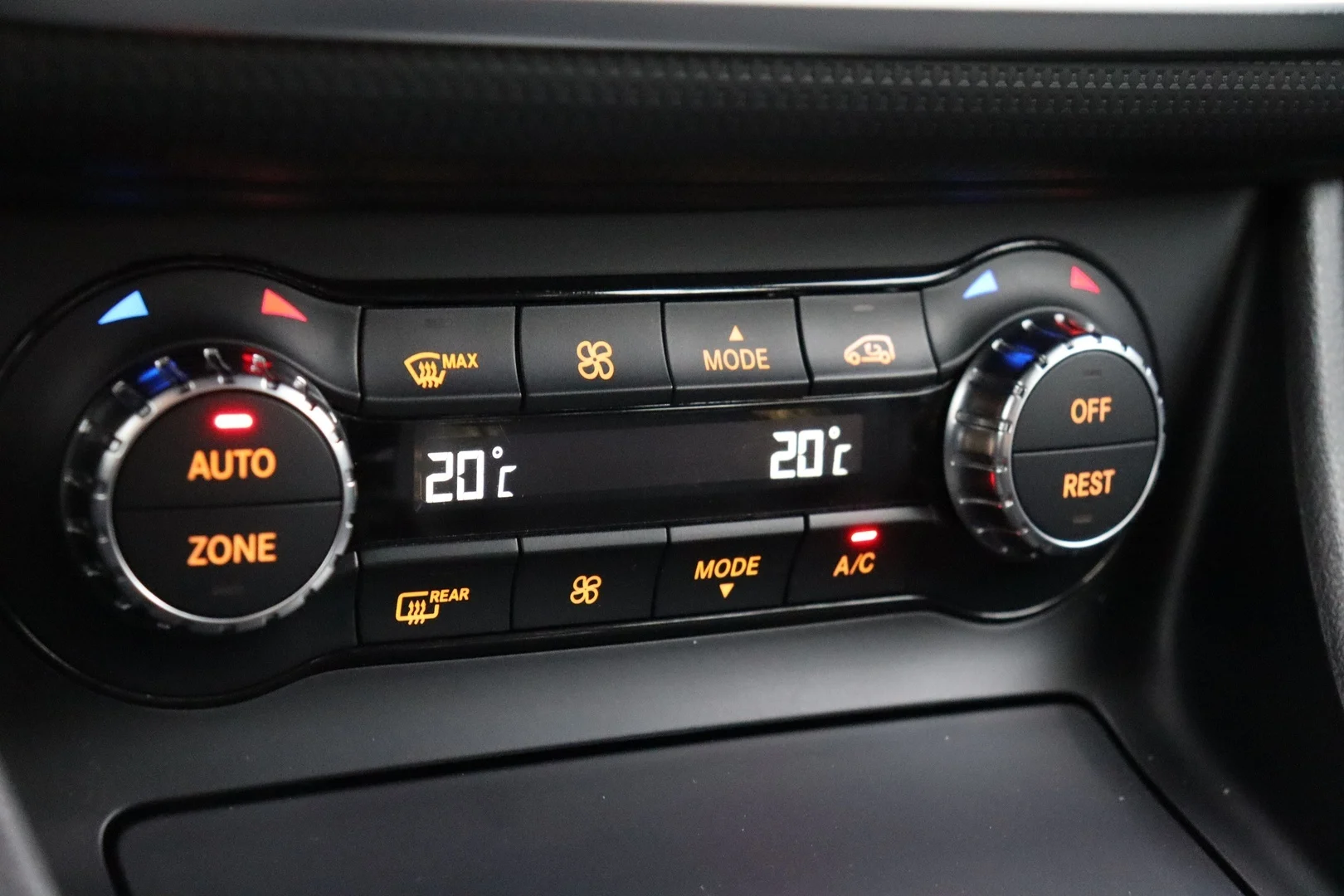 Car Image - 2wzeYR7nnUuLmwaegvRSGG