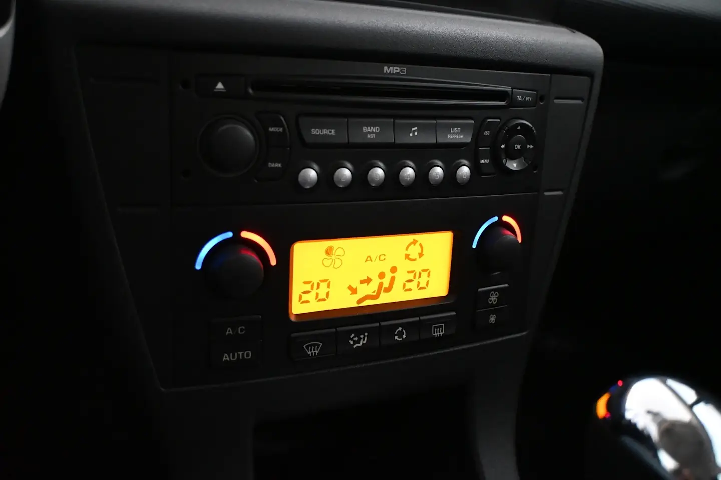 Car Image - T1Lk6lpTFl4LYX5A4MuZR