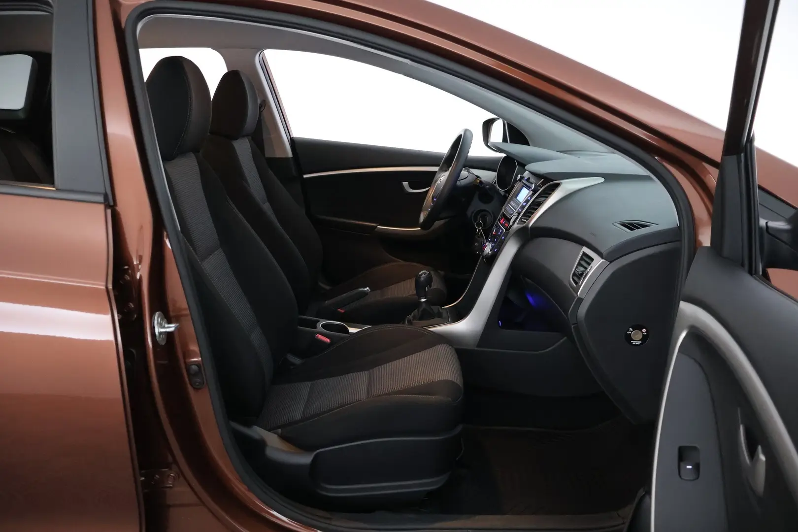 Car Image - 4ybmi9bRyEIp82pmMMiUbs