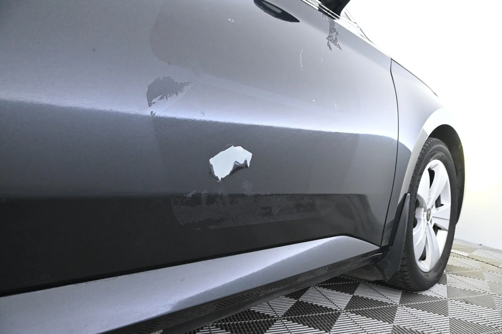 Car Image - jED9IBC5cv4NGFKDLZNA2