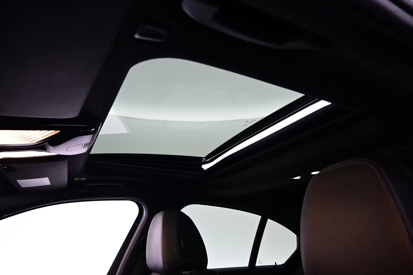 Car Image - 3YAnJ79KU7E8l3e0AIHjDF