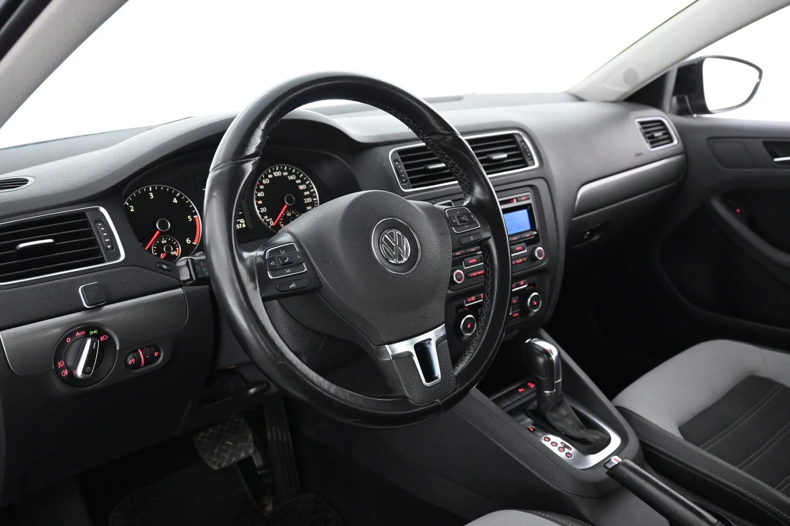 Car Image - 2Y8UQVmTqpf4xjzWVcuko1