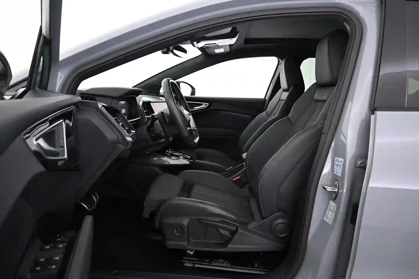 Car Image - 5yVo0KoJ2AiBu04l9eeKOX
