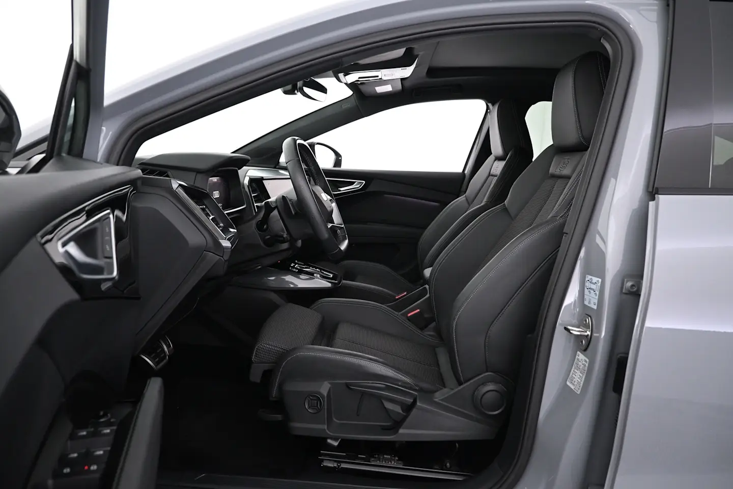 Car Image - 5yVo0KoJ2AiBu04l9eeKOX