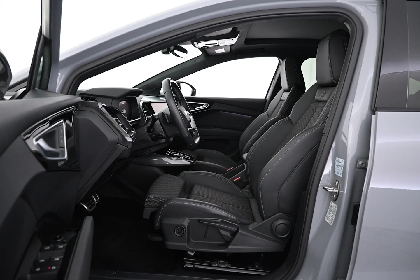 Car Image - 5yVo0KoJ2AiBu04l9eeKOX