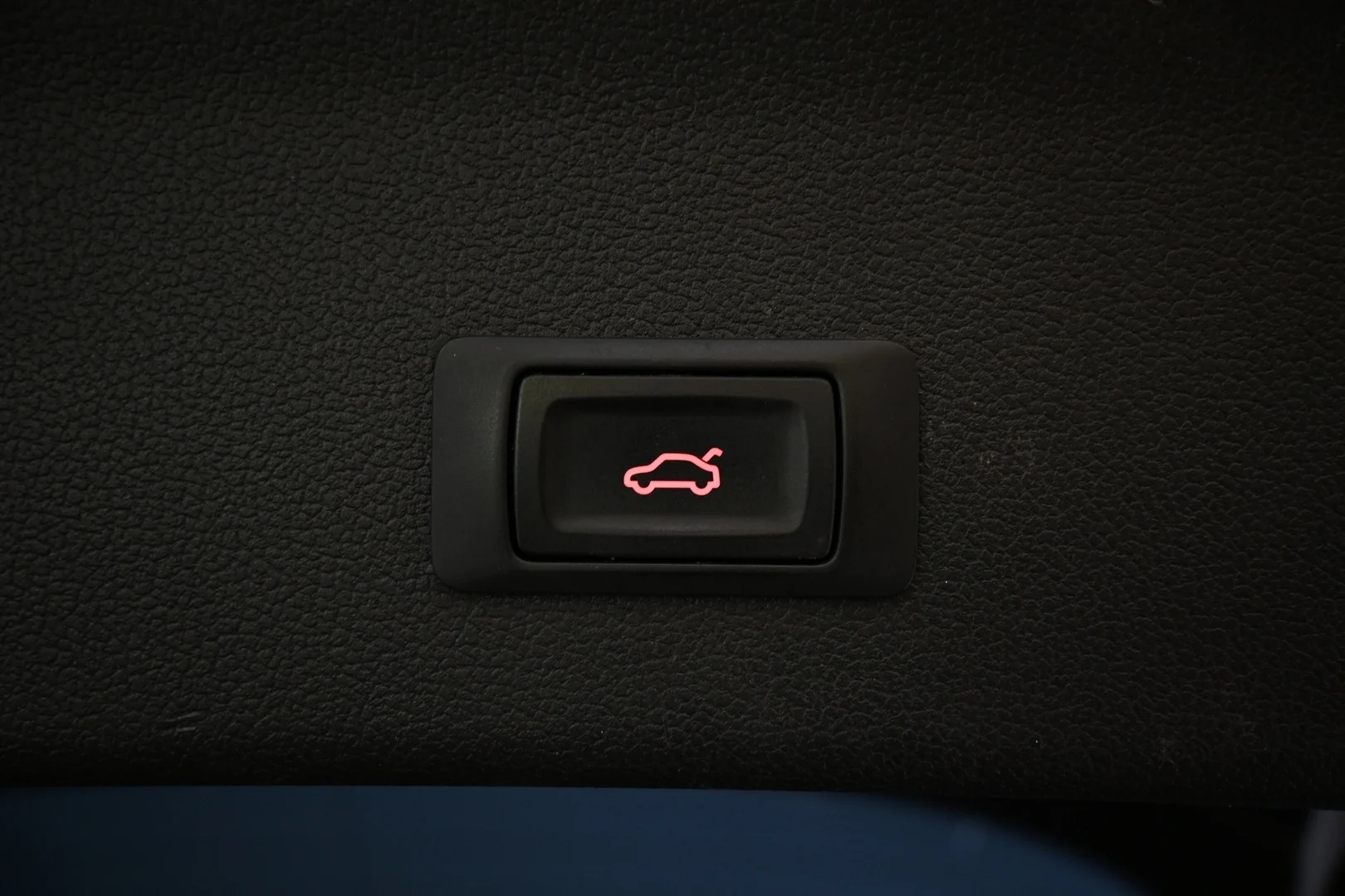Car Image - 6tALNkhygMrINSlggcyJNb
