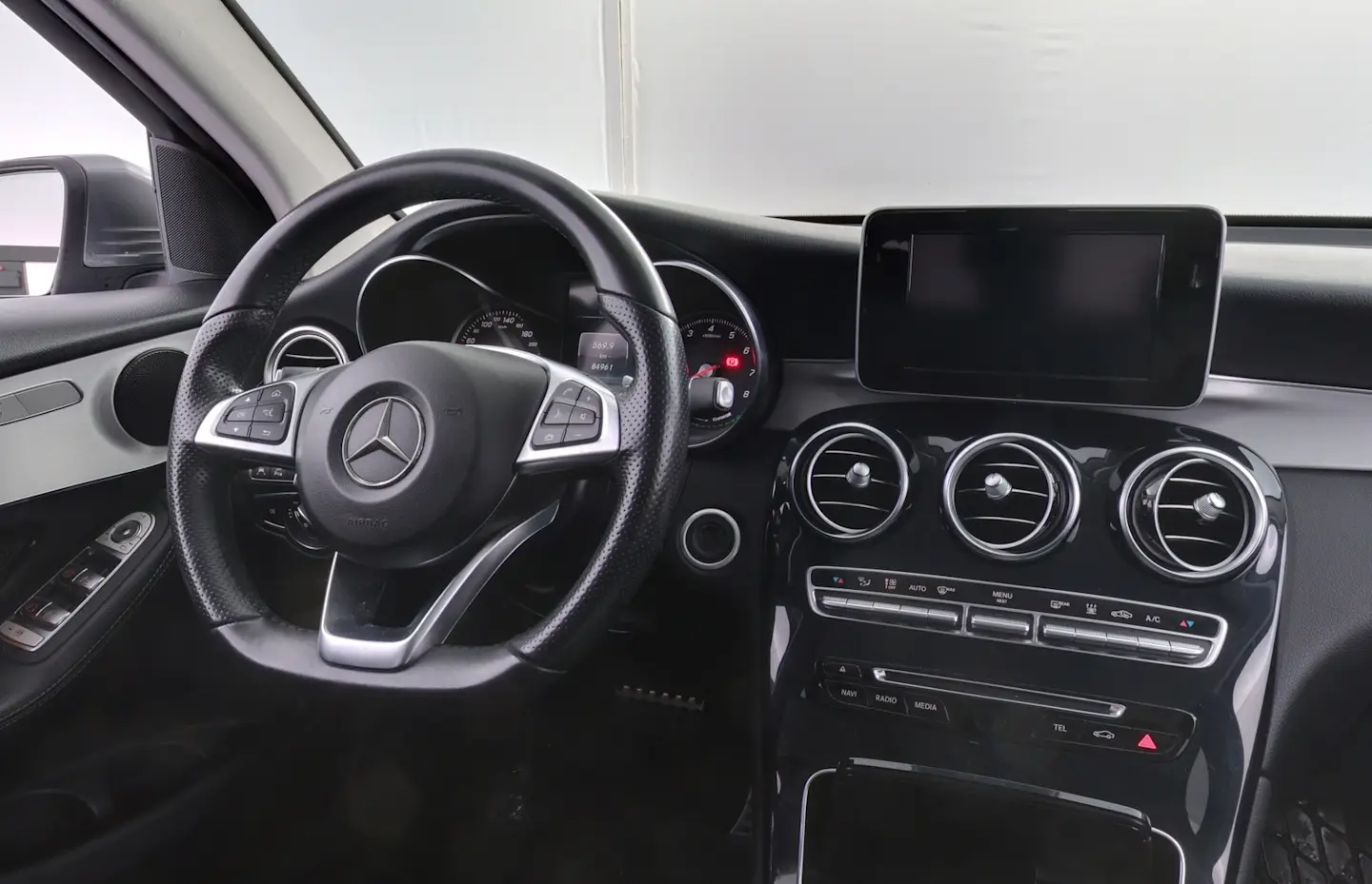 Car Image - 7HQq3MOQRnGI3ByDvxHblg