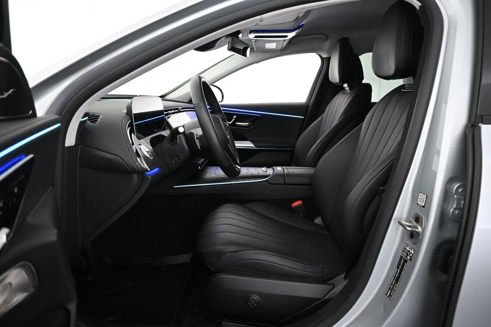 Car Image - ajg00JJ0vSXFdih6oeUEG