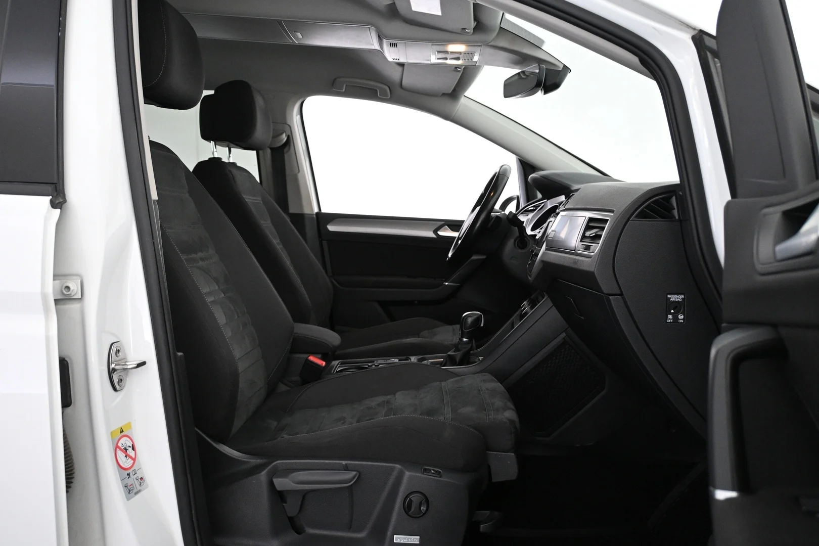 Car Image - Q2BXNQbIqW5plPjr7lXbn