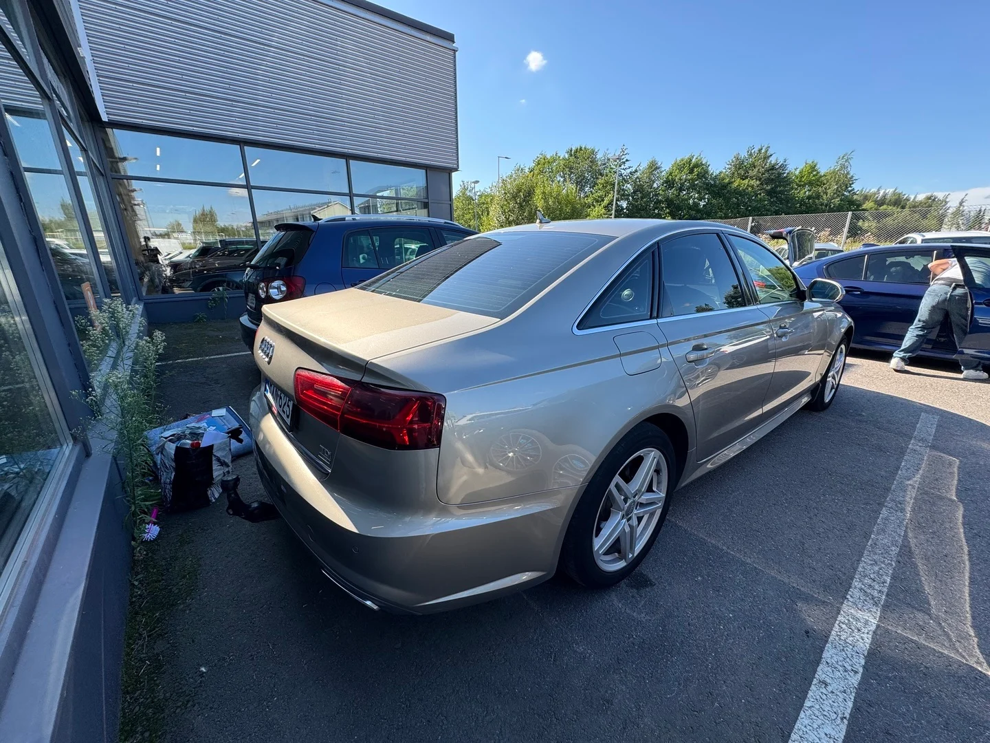 Car Image - 2Y4gzau3HVUkxCMCaqQnAB