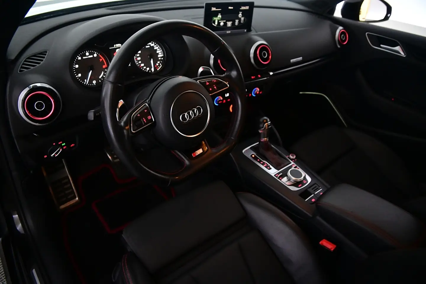 Car Image - 1YbHLCdSPqmgdphdeYn5O4