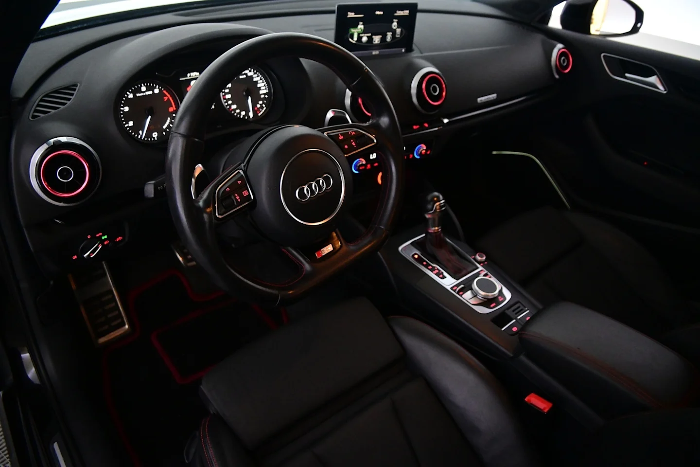 Car Image - 1YbHLCdSPqmgdphdeYn5O4
