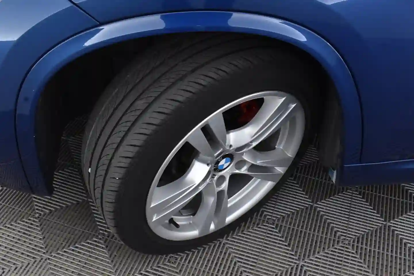 Car Image - 4nBsqiNdIBJt220qY41Tkh