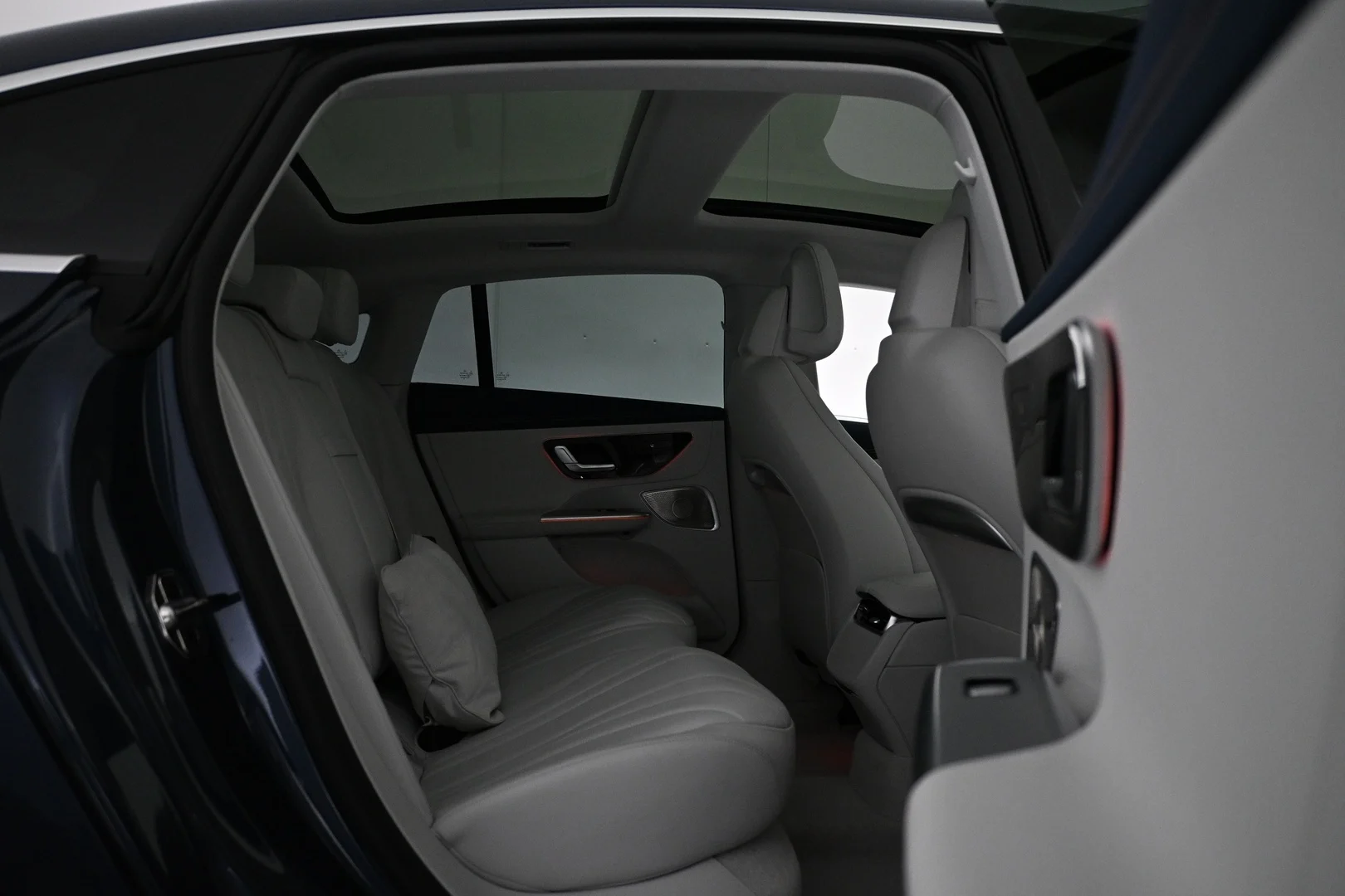 Car Image - 5l1OgJhklM8C4KDSmslPpY
