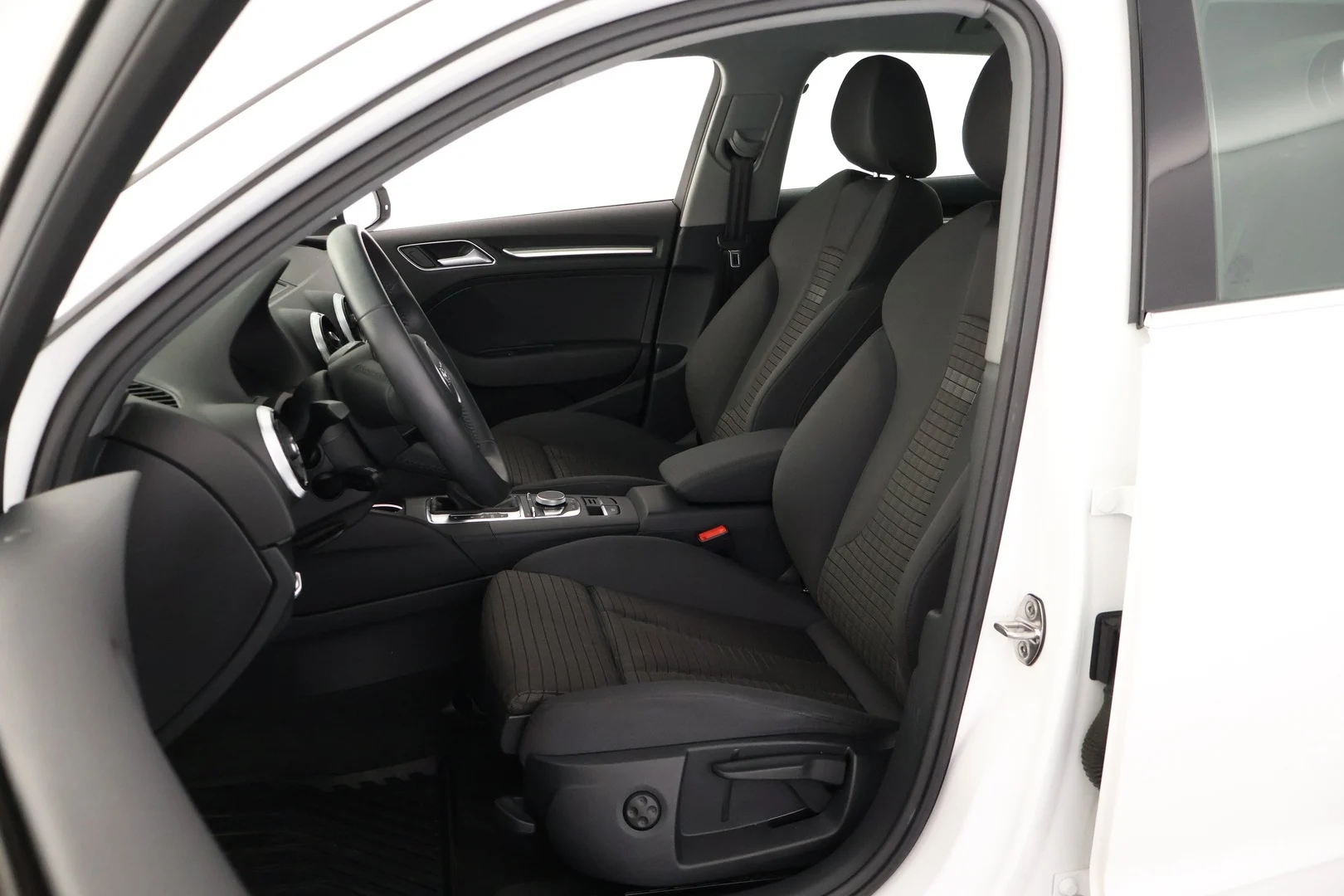 Car Image - 3utUEsi1KOSOebIqYBhuEW