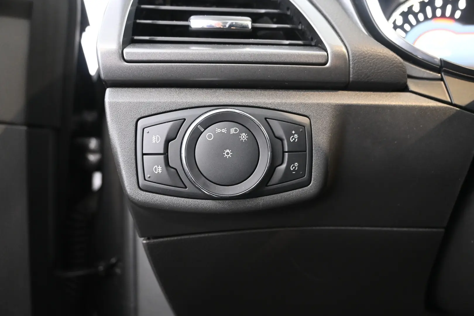 Car Image - 7v3cQCbgGuTOZDoU31qJby