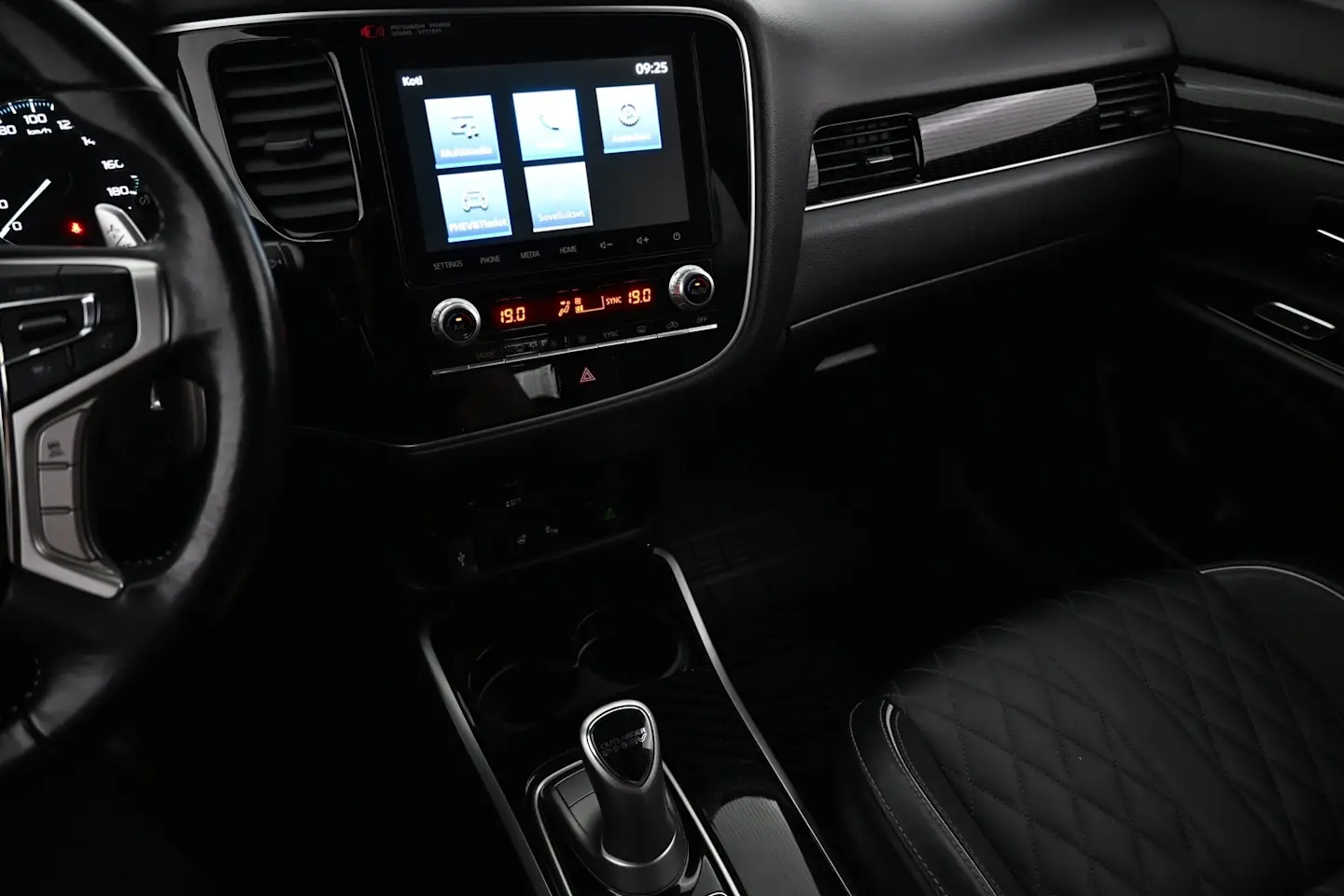 Car Image - 2TA5R7STDHfC6N9dbr8L6S