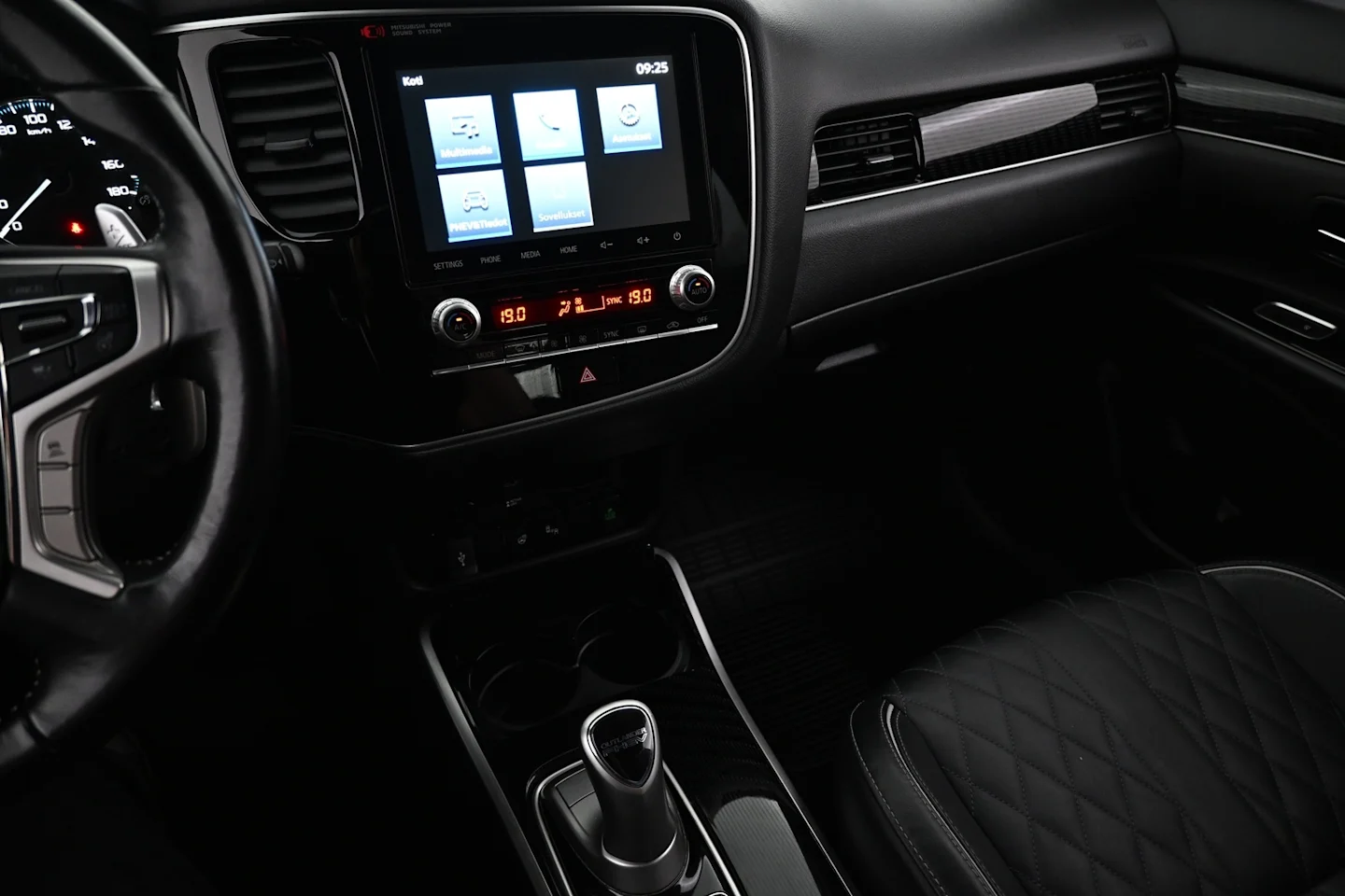 Car Image - 2TA5R7STDHfC6N9dbr8L6S