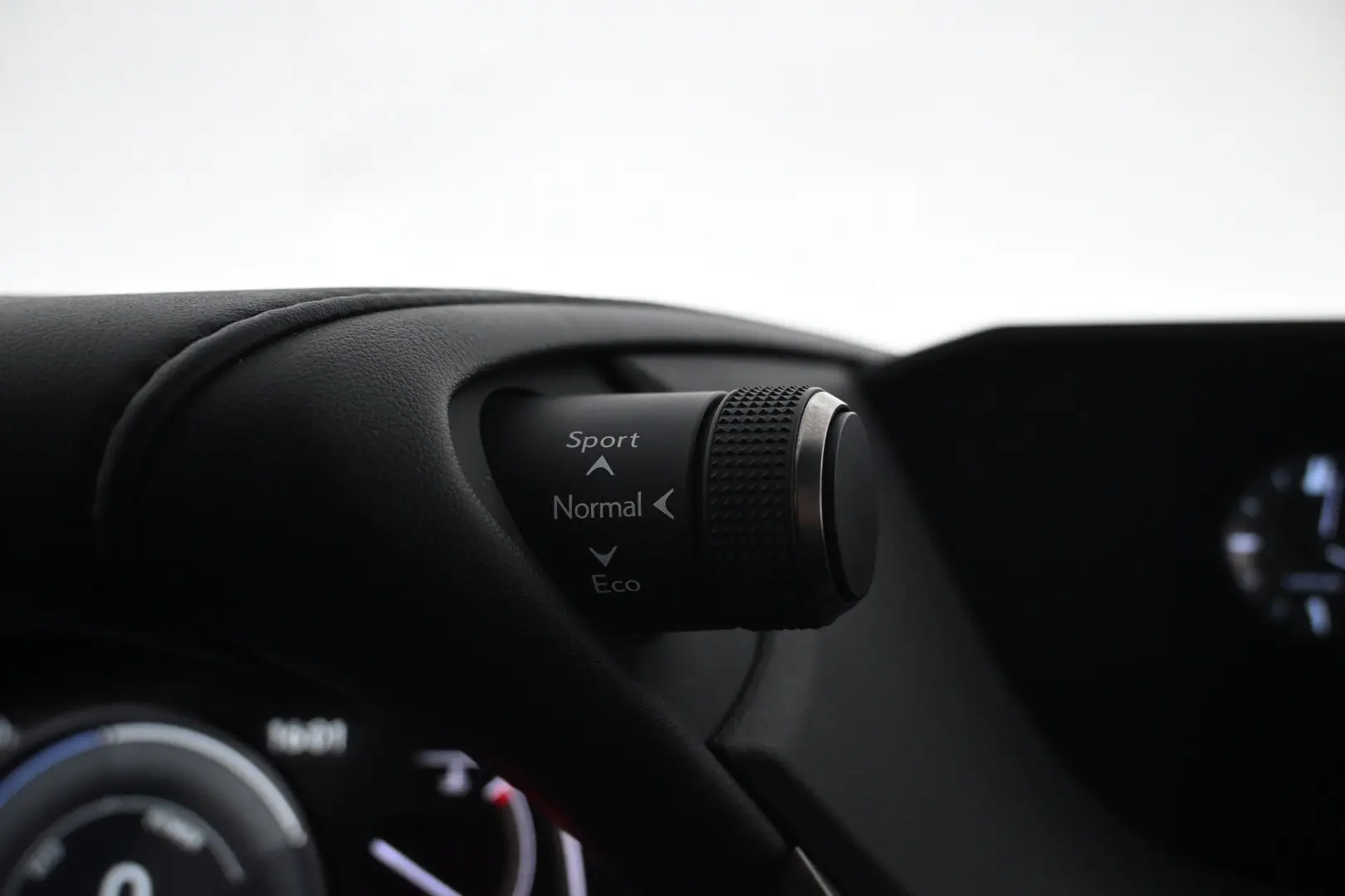 Car Image - iDVTGOn2b5sG4IIegPqFf
