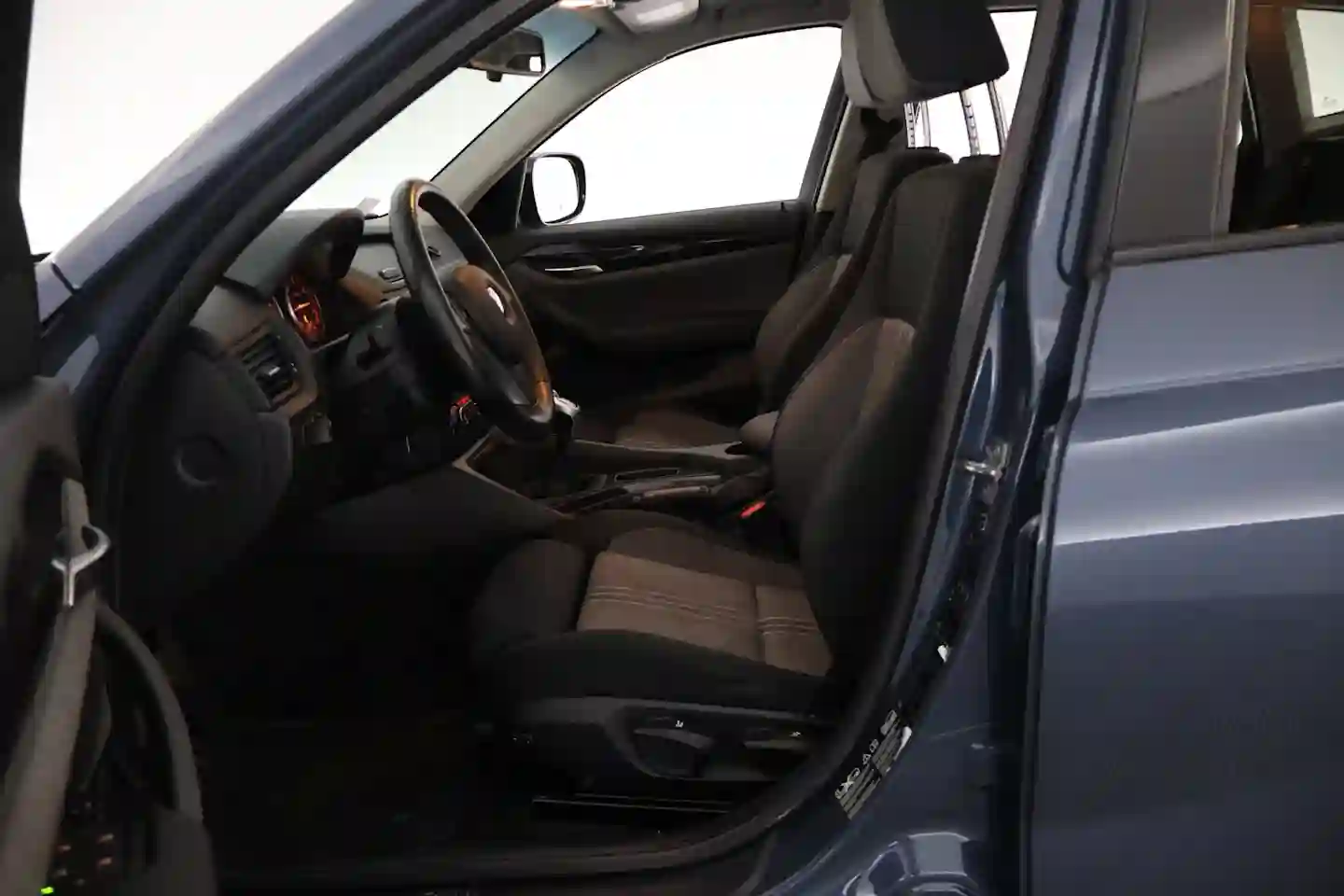 Car Image - 1xCG60pM0H2XI4LnMPjCCu