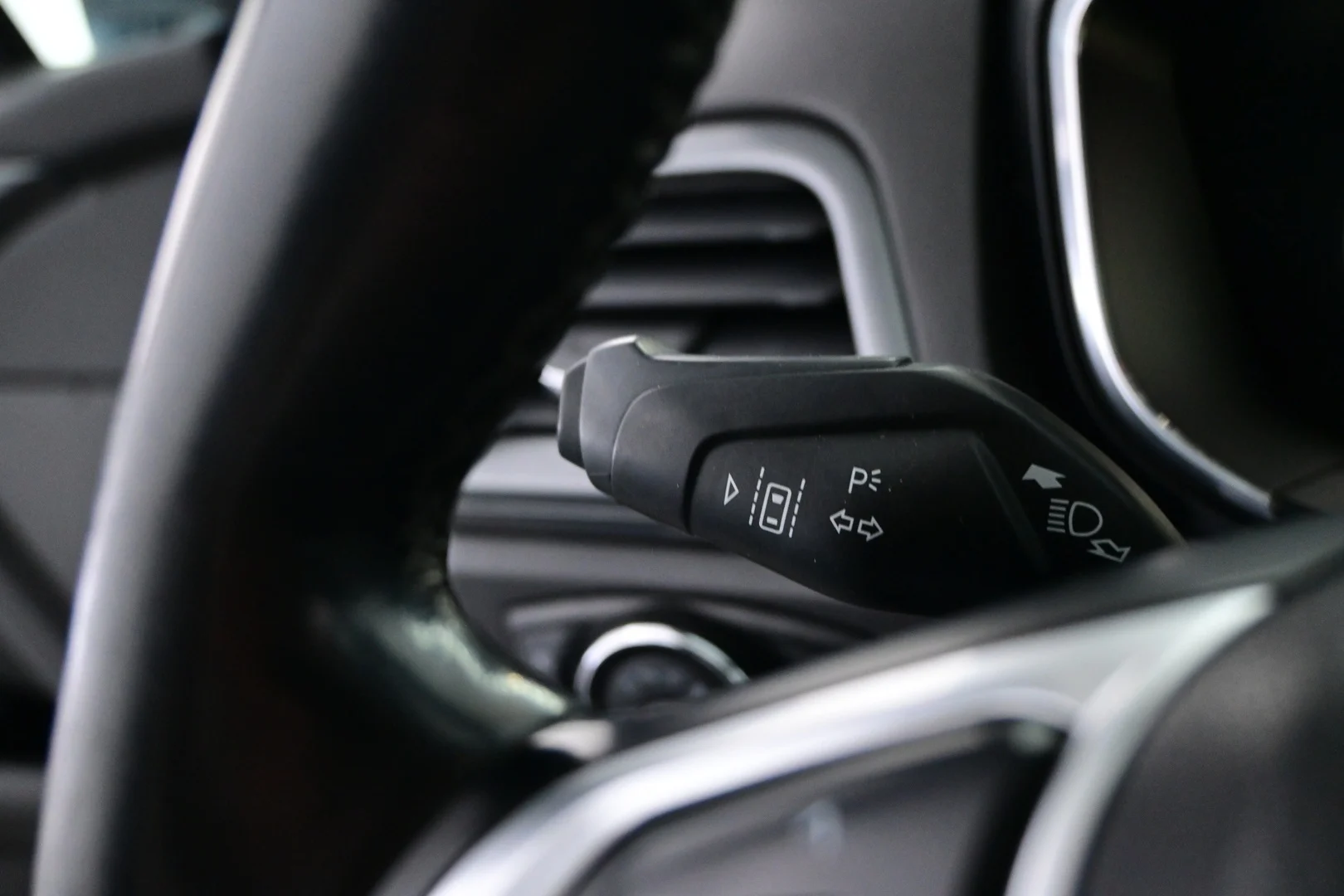 Car Image - 4lkZMYFrHuV01bMH8S848Q