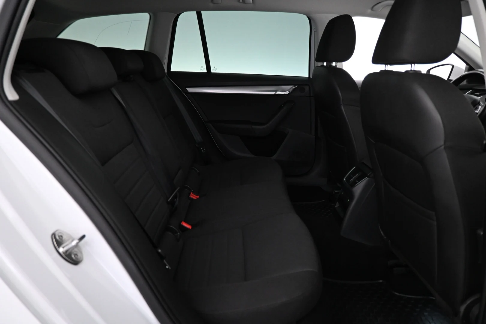 Car Image - 7L1sp9m9TnY8U71oJalGuT